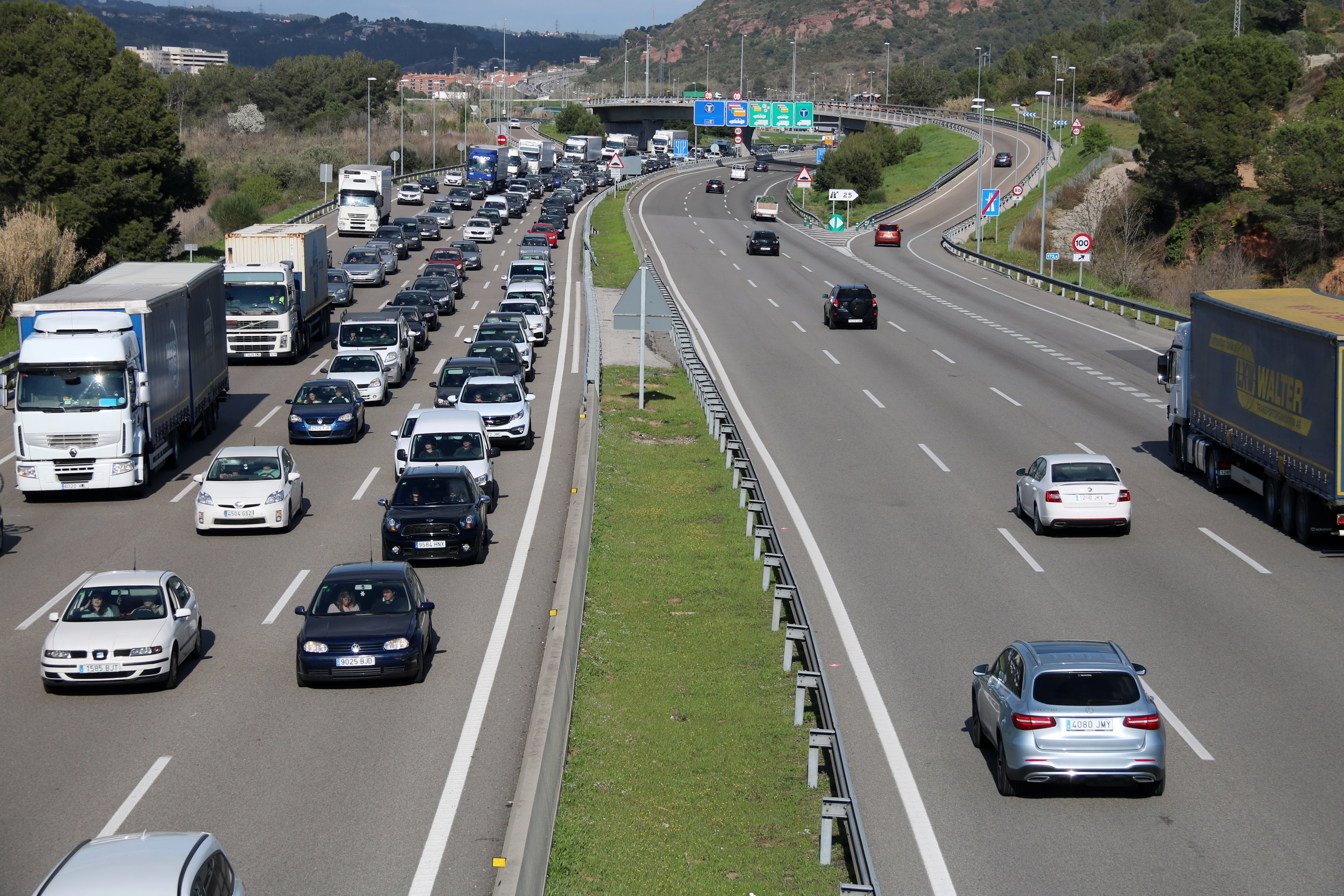 Cues quilomètriques a les carreteres del Vallès