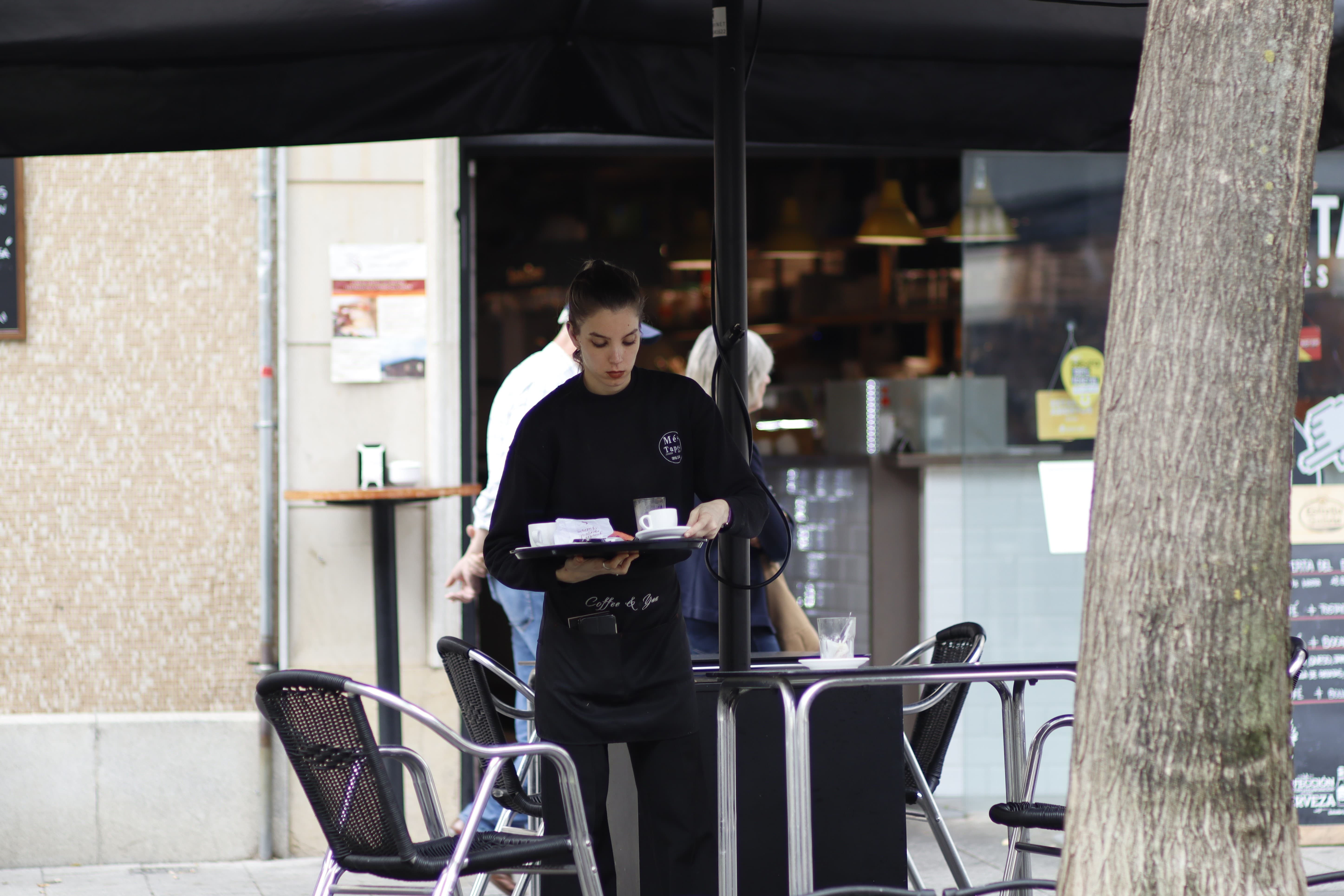 Els sous dels joves sabadellencs, un 30% més baixos