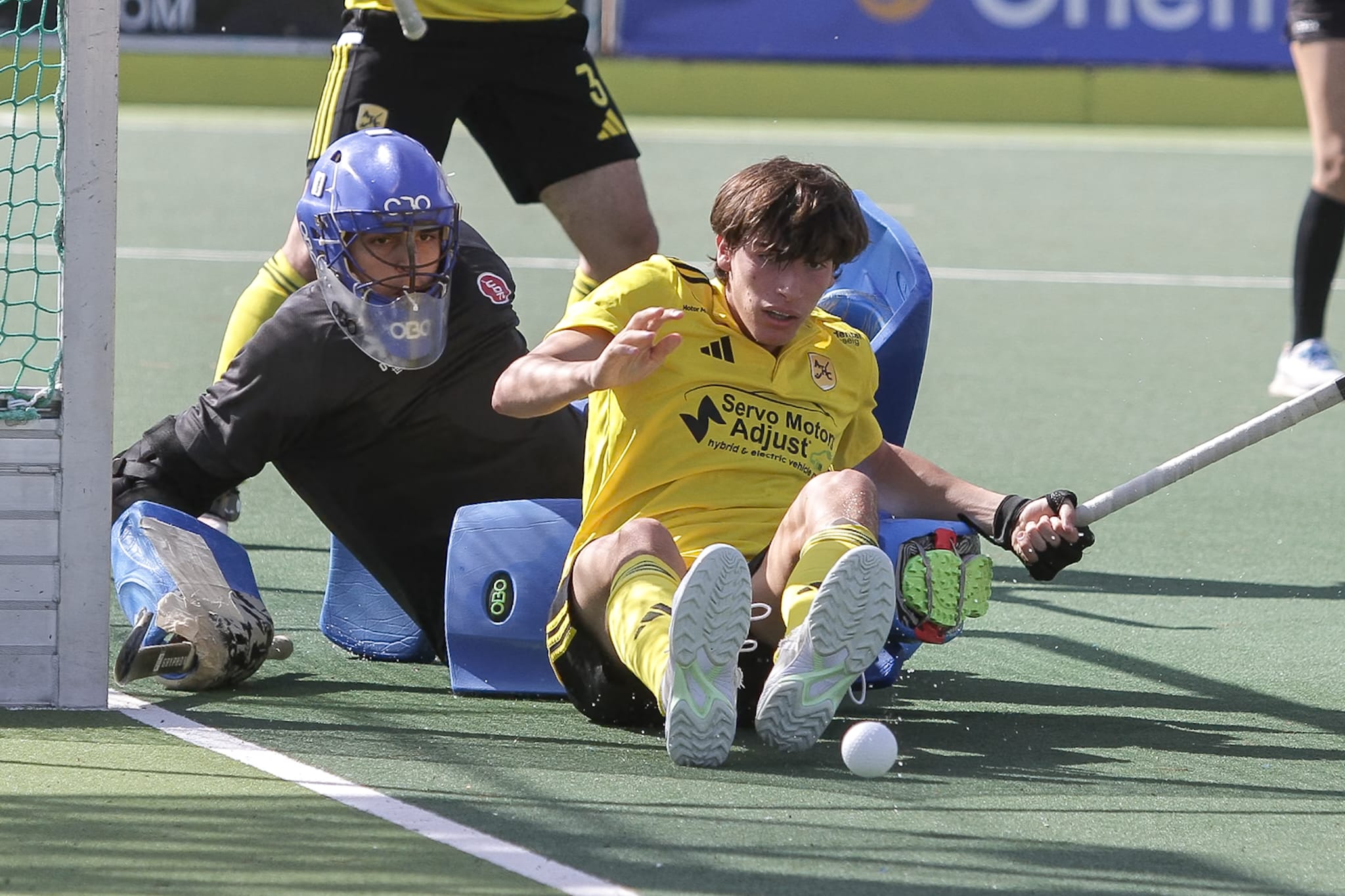 L'Atlètic goleja el CD Terrassa per 5 a 3 en el derbi