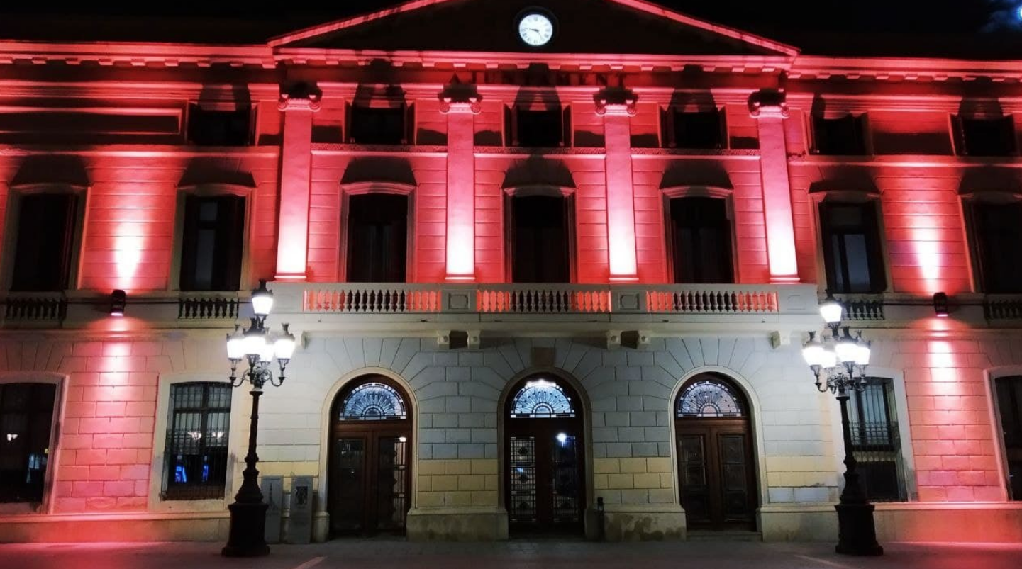 L'Ajuntament es tenyeix de rosa