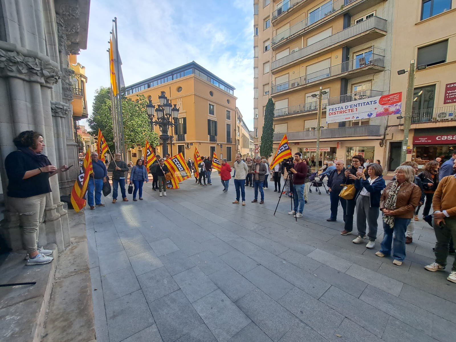 Els treballadors s'aturen 10 minuts en solidaritat amb les victimes de la DANA