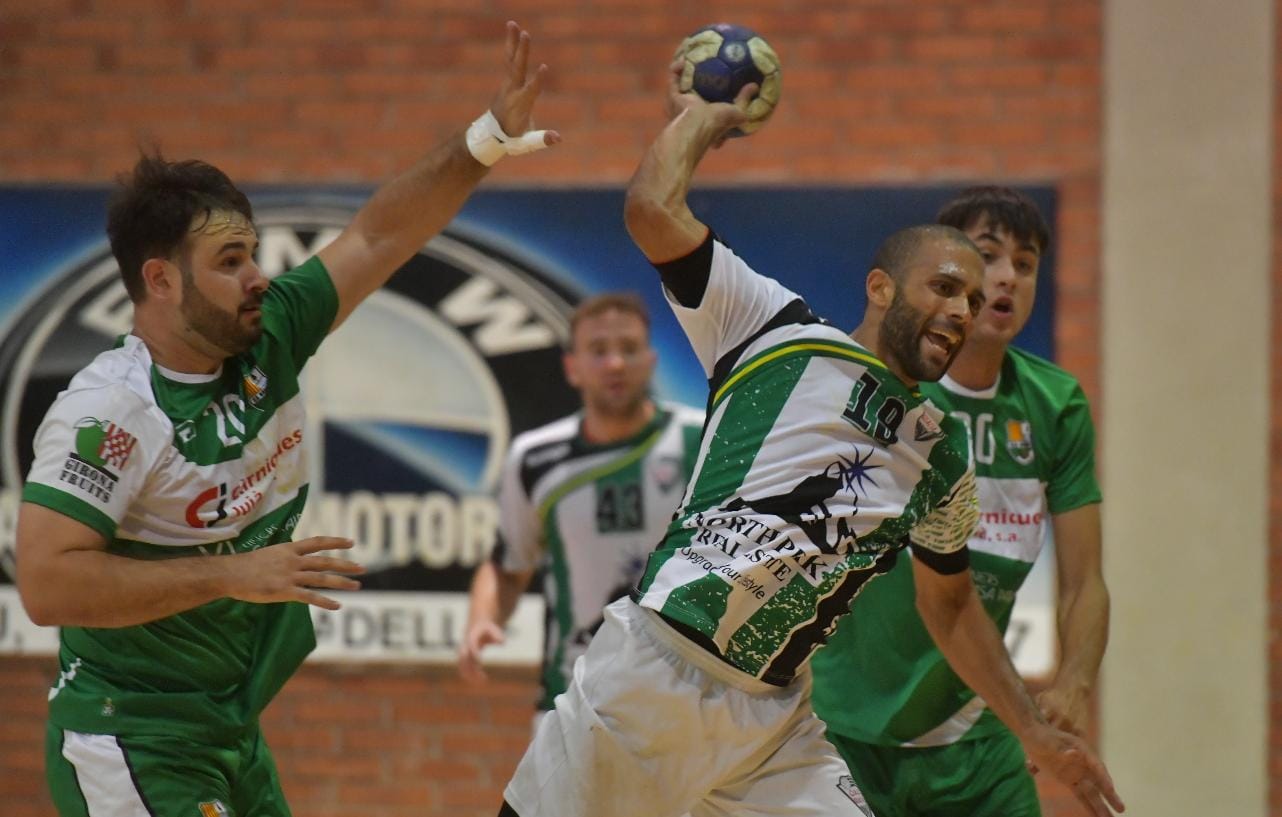 L'OAR Gràcia Sabadell comença amb una treballada victòria (38-36)