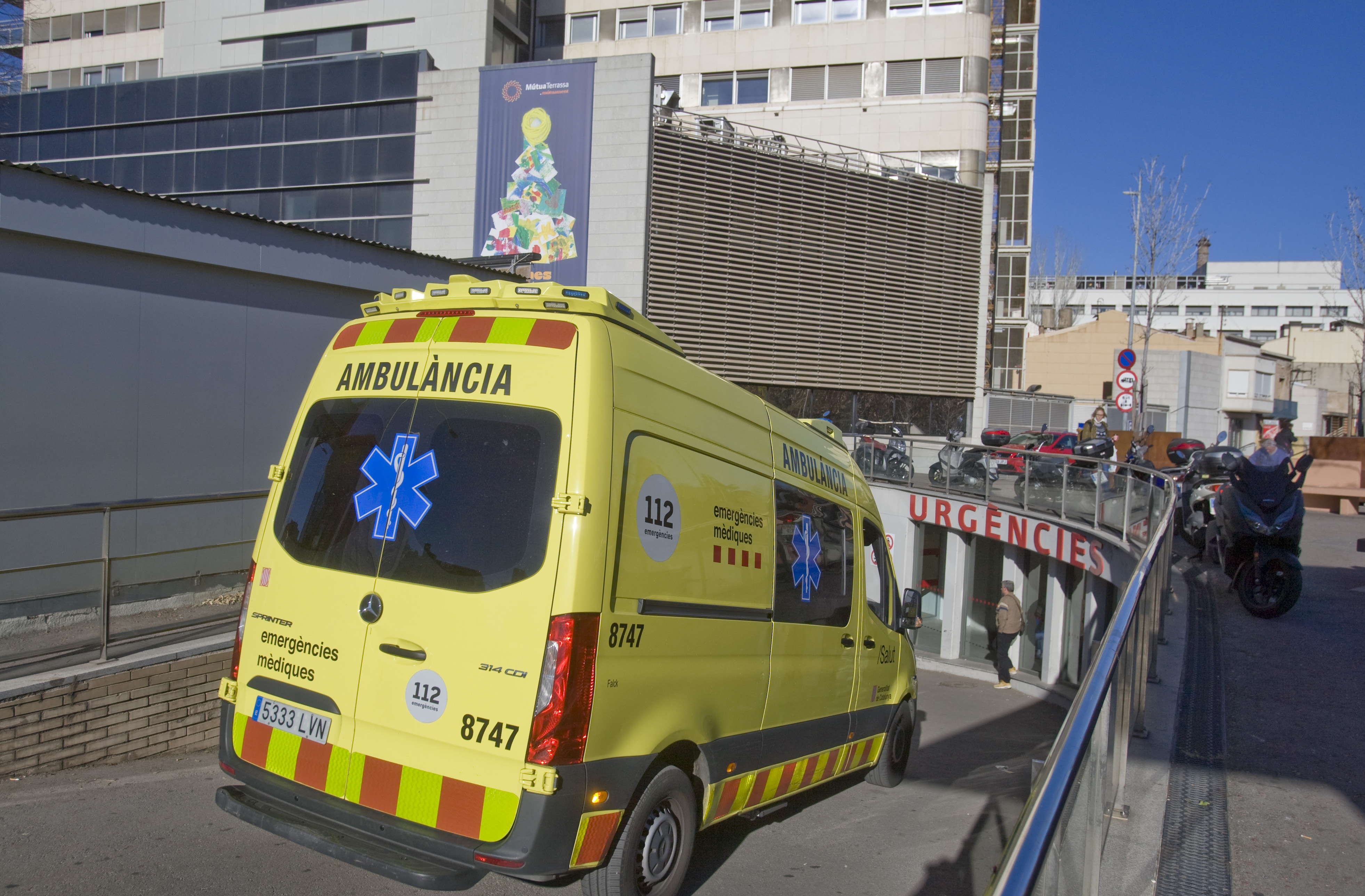 Mor un treballador en caure des d'una altura de 6 metres en una empresa a Rubí