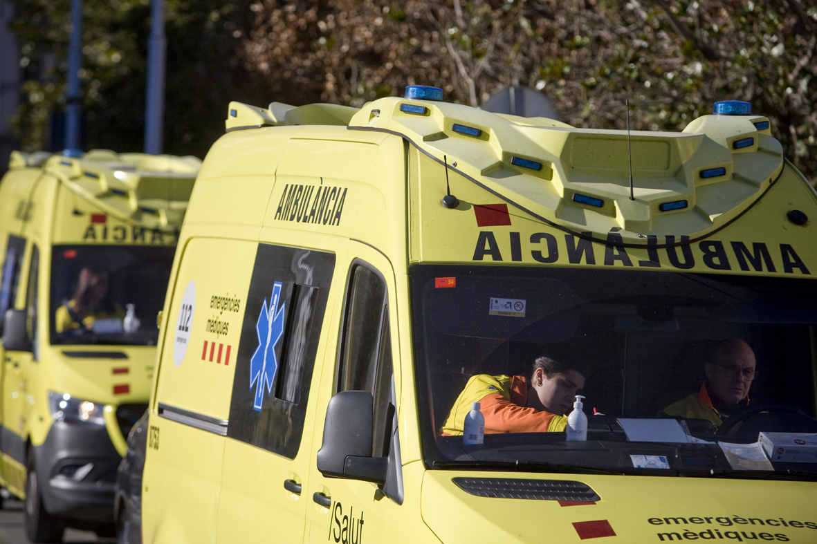 Dos motoristes ferits en sengles accidents a Terrassa