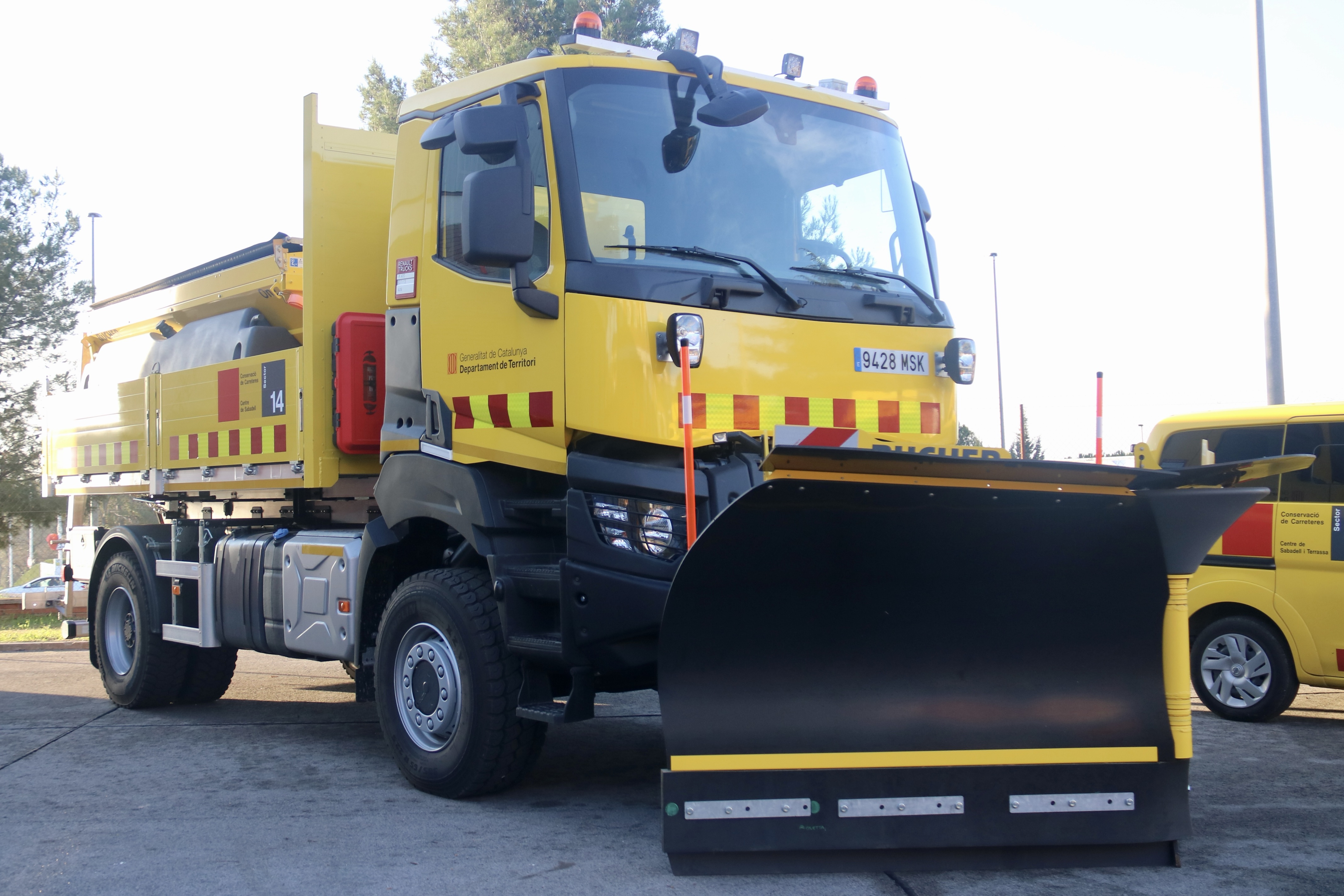 Una màquina llevaneu per fer front a nevades a Terrassa