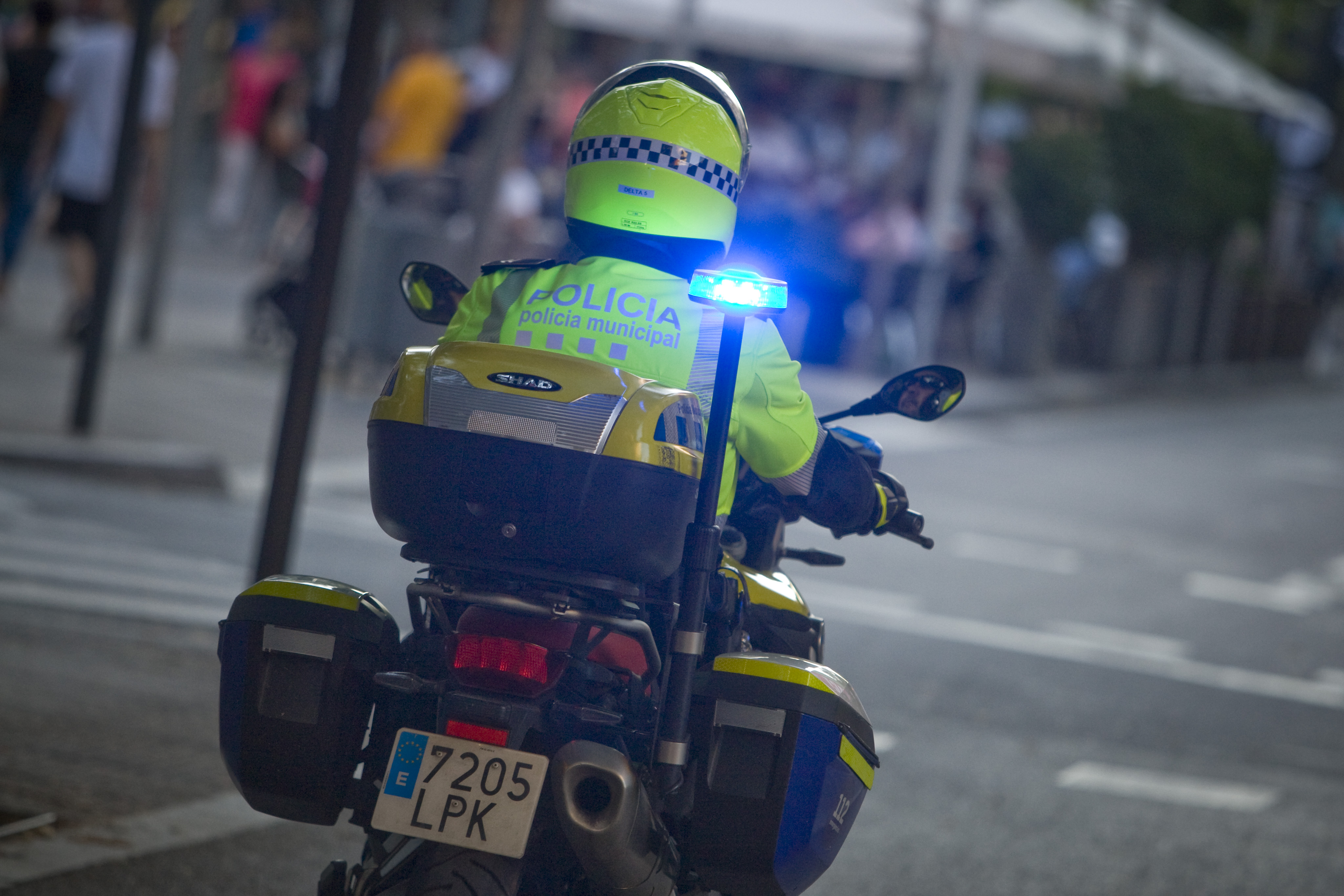 Detingut a Terrassa un individu amb tres ordres de crida i cerca