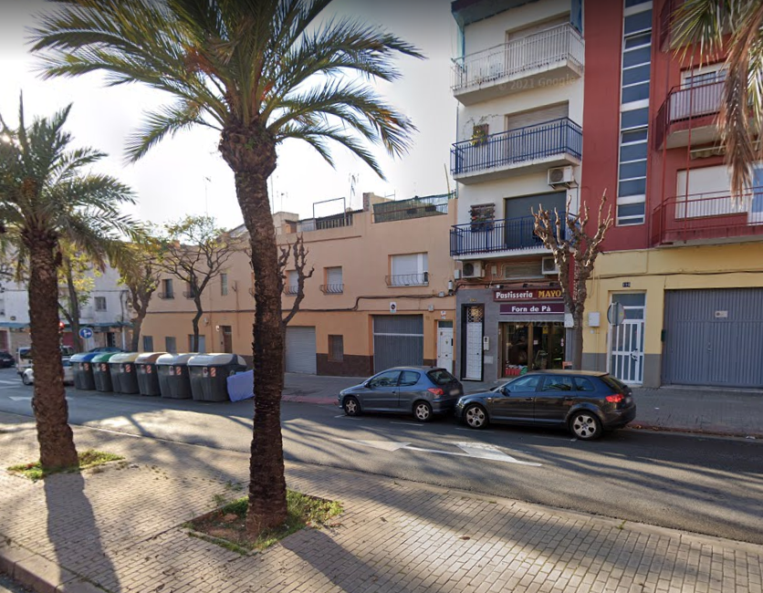 Ensurt per un accident amb tres cotxes implicats a Sabadell