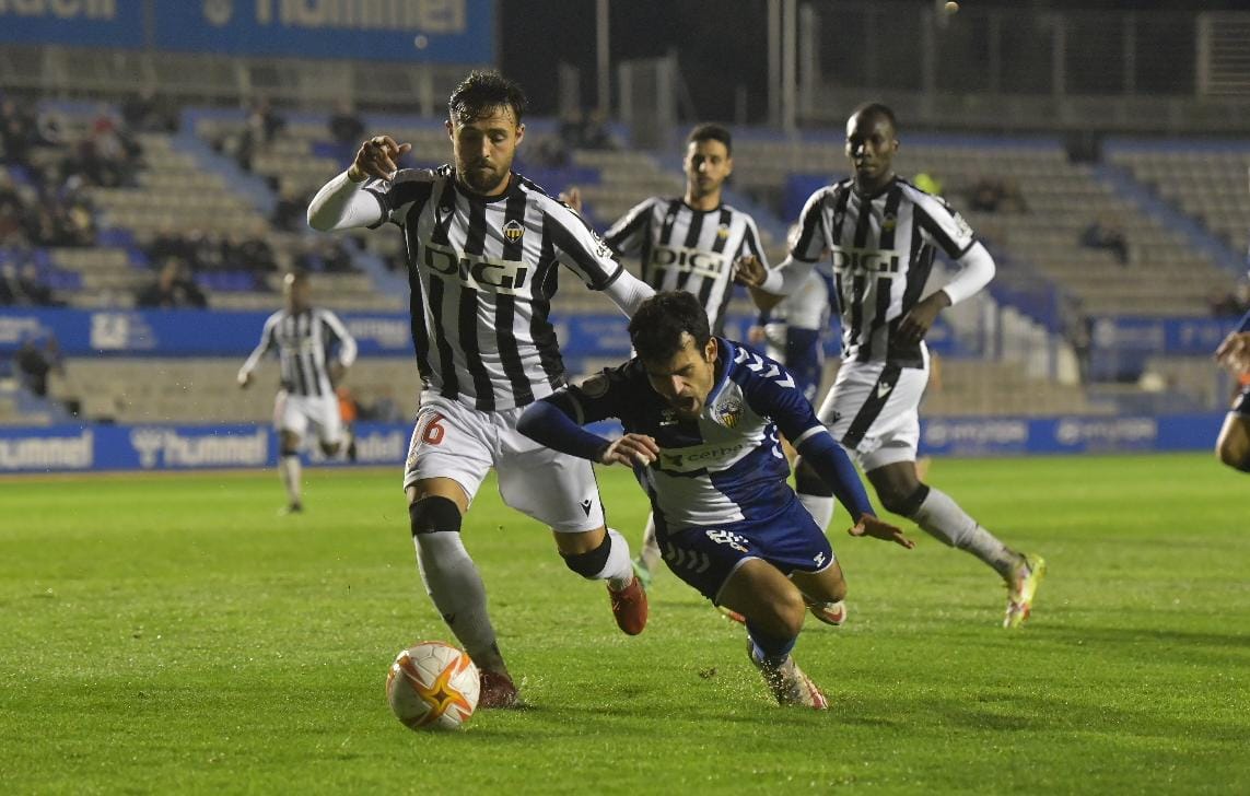 El Sabadell veu frenada en sec la seva ratxa davant el Castelló (1-3)