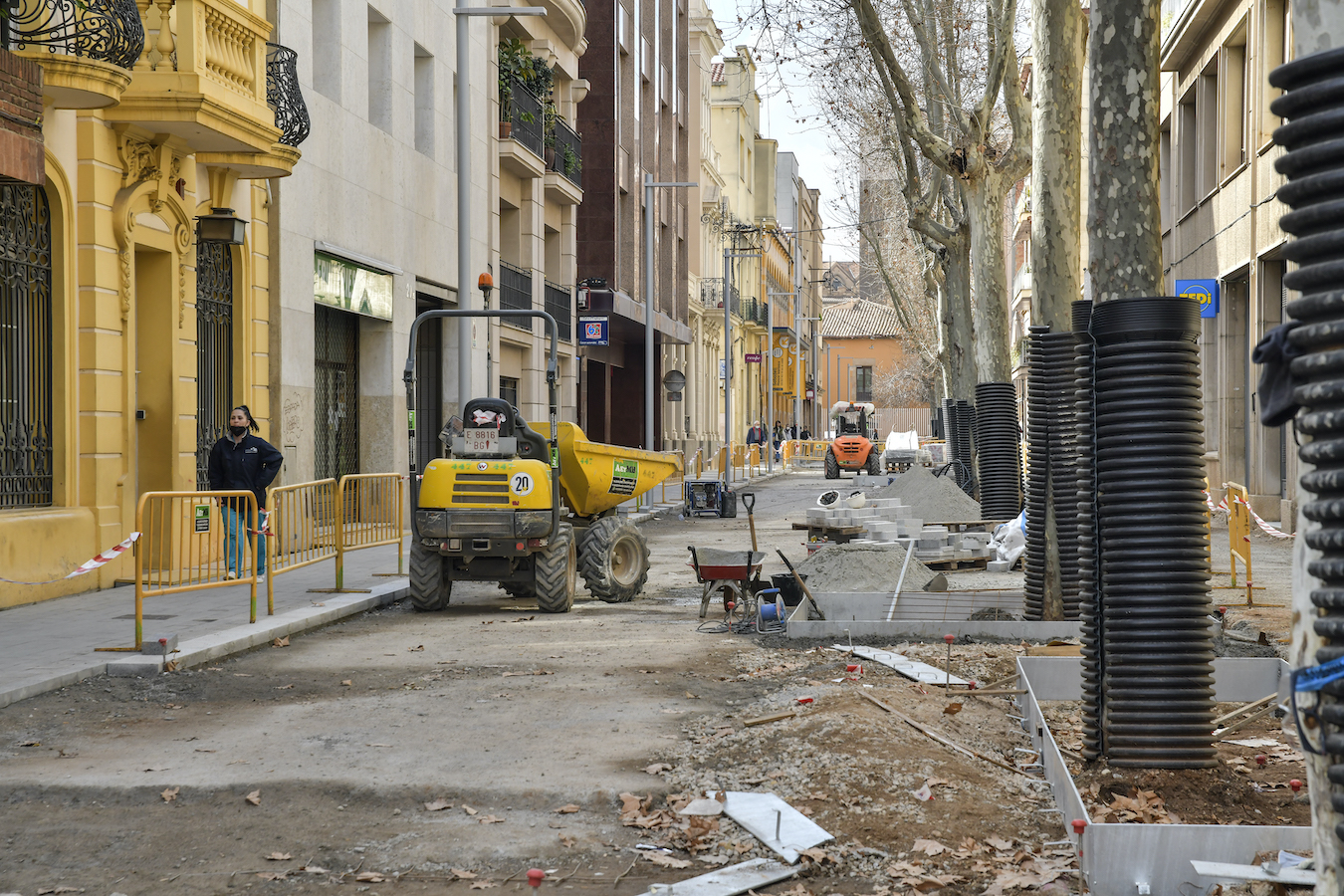 Les obres de reforma del carrer de la Indústria encaren la recta final