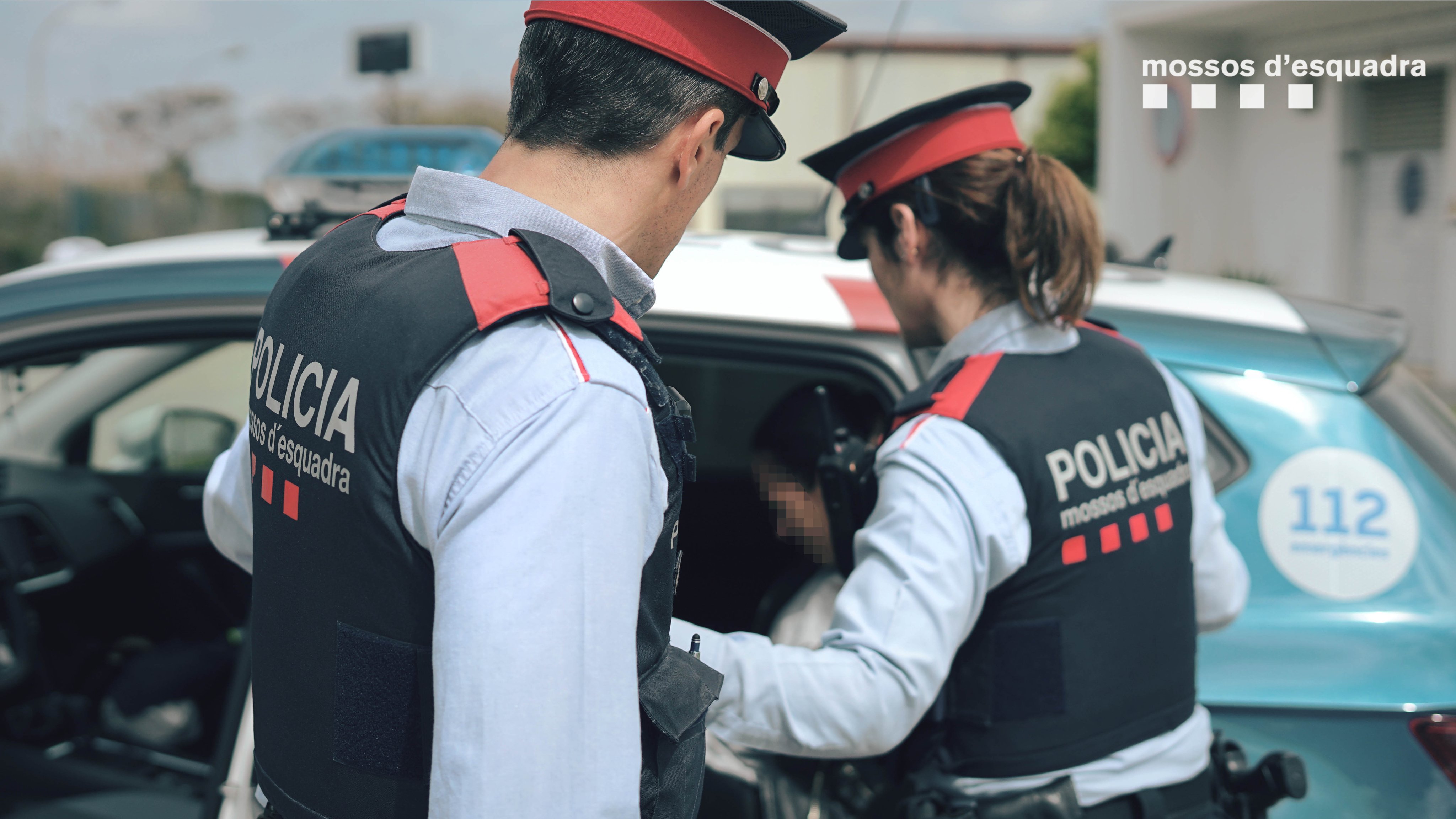 Detingut un mosso de la seu central de Sabadell per intentar matar la seva parella