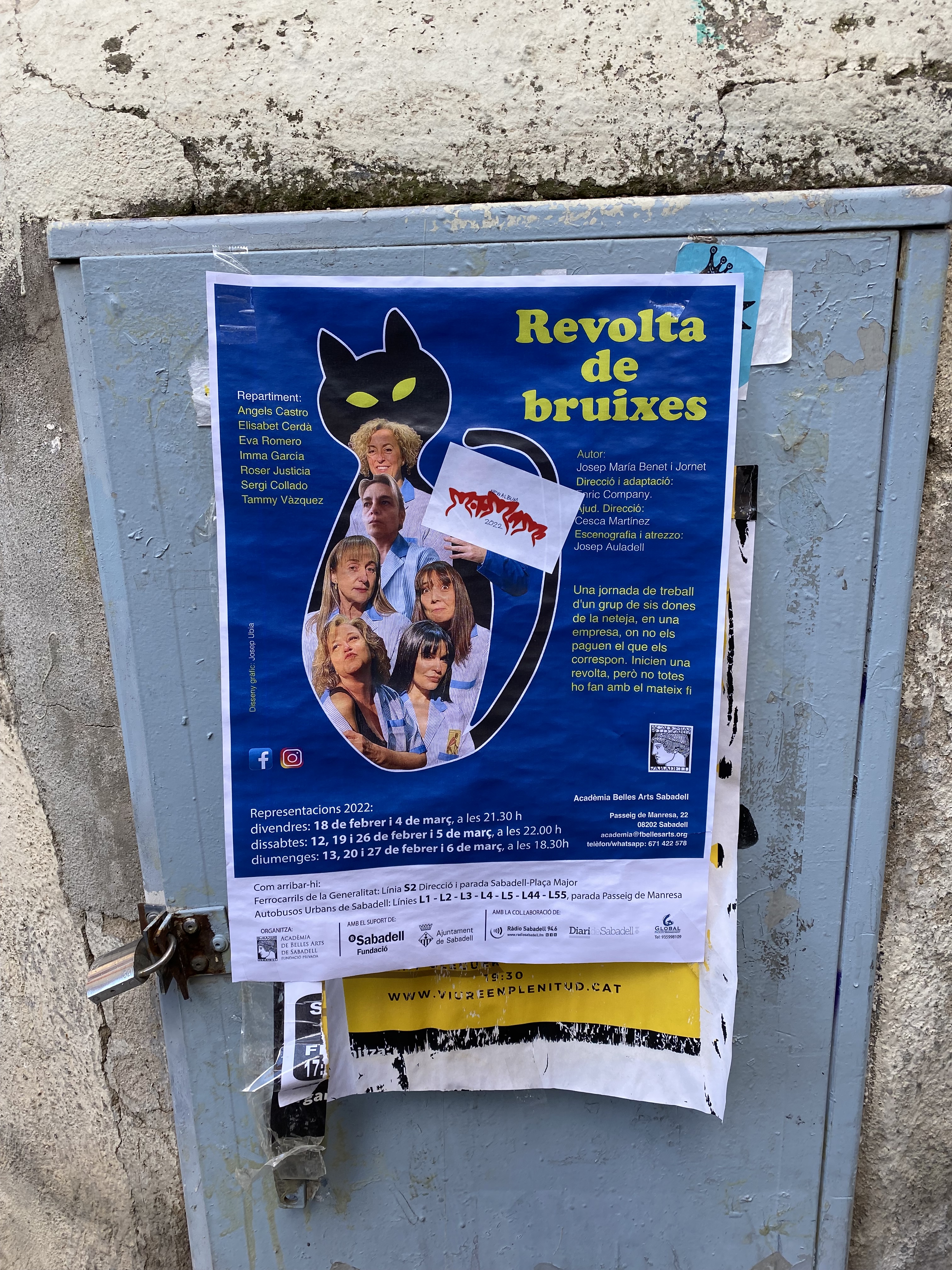 El nou disc de Rosalía es promociona als carrers de Sabadell