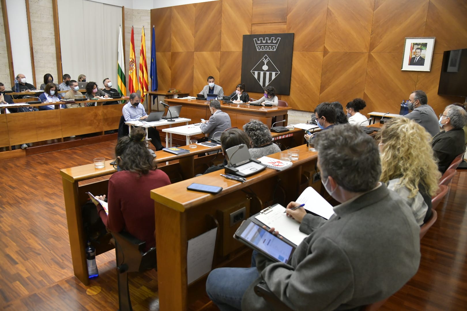 Acord per blindar l'ús del català en els equipaments municipals de Sabadell