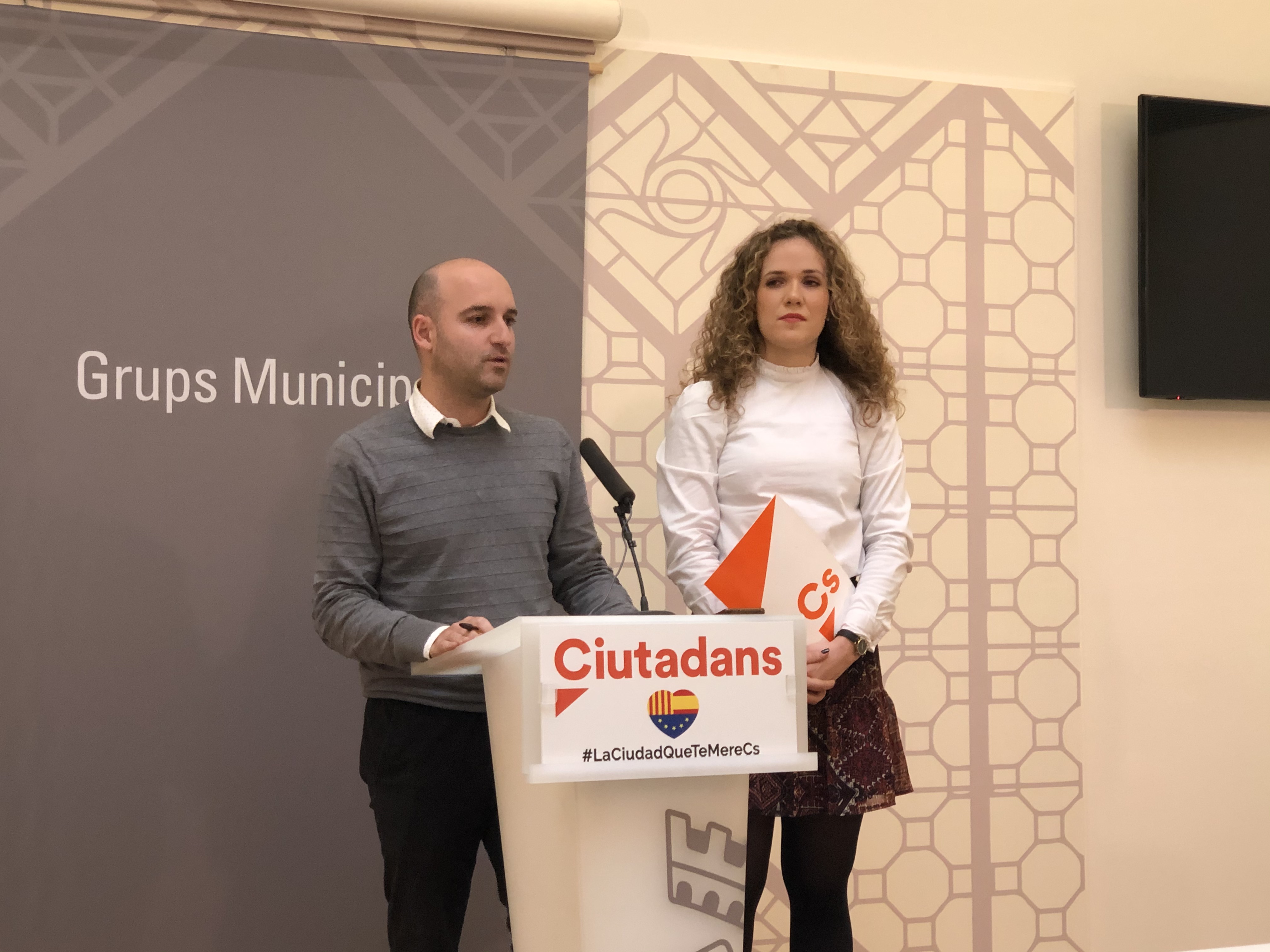 Ciutadans demana destinar els diners sobrants del xec comerç a abaixar impostos