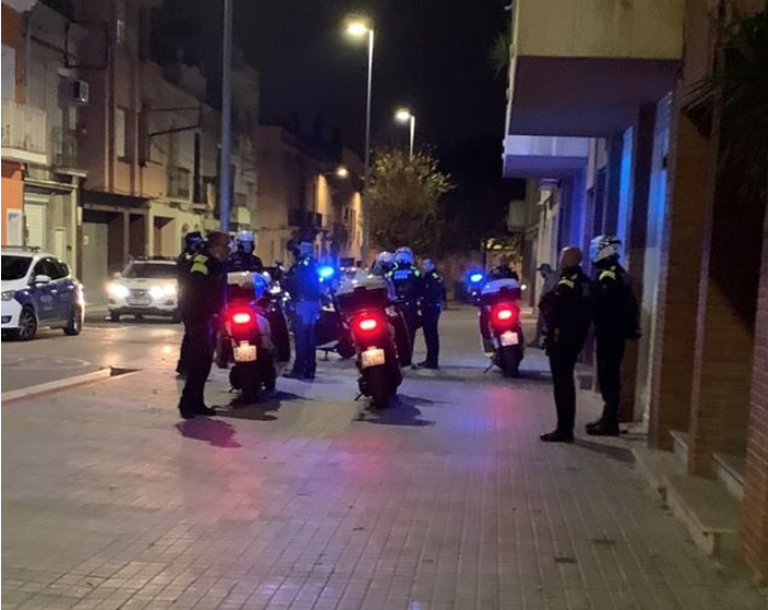 La Policia Municipal frustra un intent de robar el mòbil a una persona gran