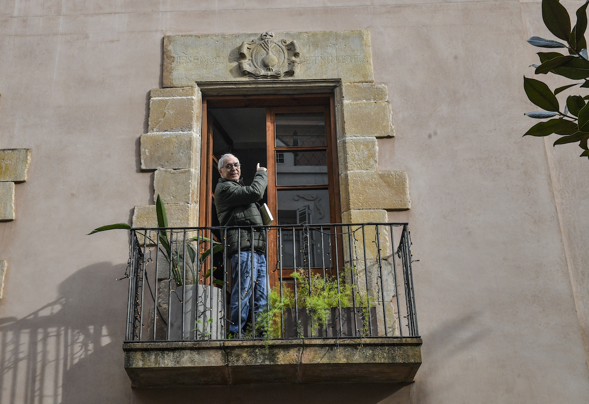 El cronista sempre truca tres cops