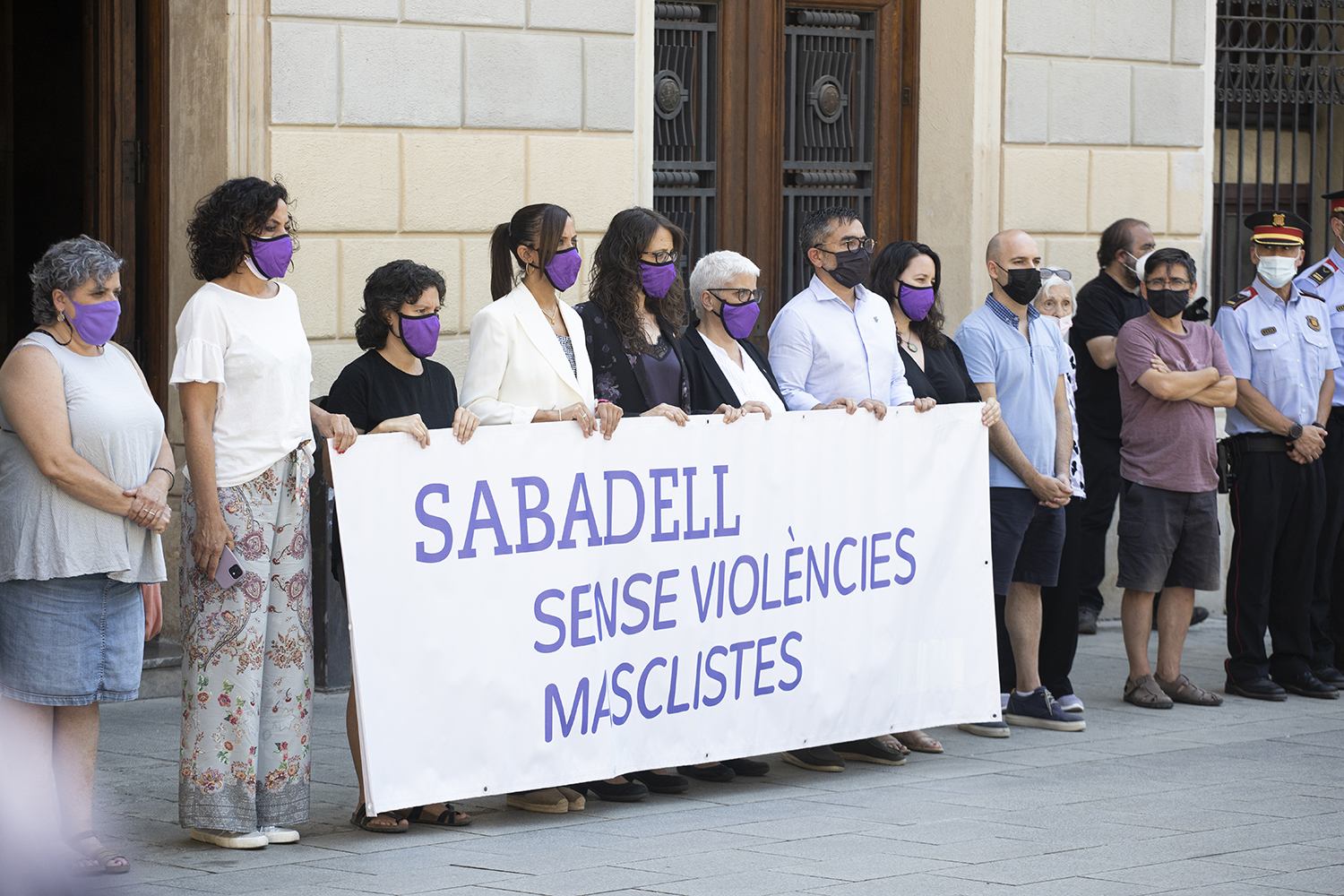 Emotiu minut de silenci en solidaritat amb la darrera víctima de violència masclista a Sabadell