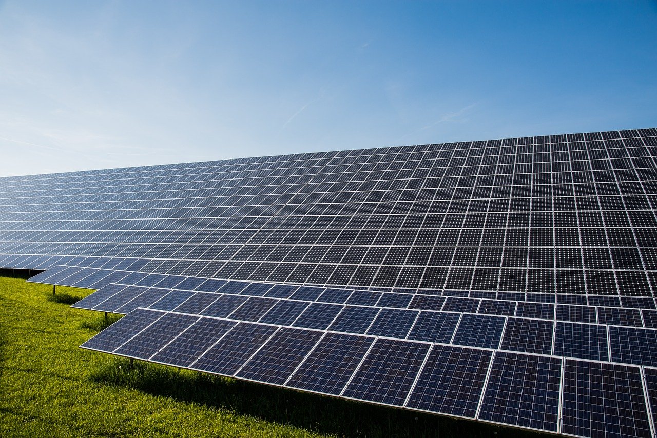 Els enginyers industrials del Vallès remarquen la importància de l'autoconsum d'energia en el futur