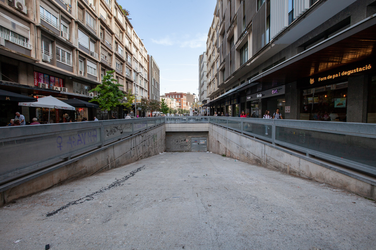 Projecte per canviar l'aparcament al Centre: zona blava soterrada i residents paguen menys