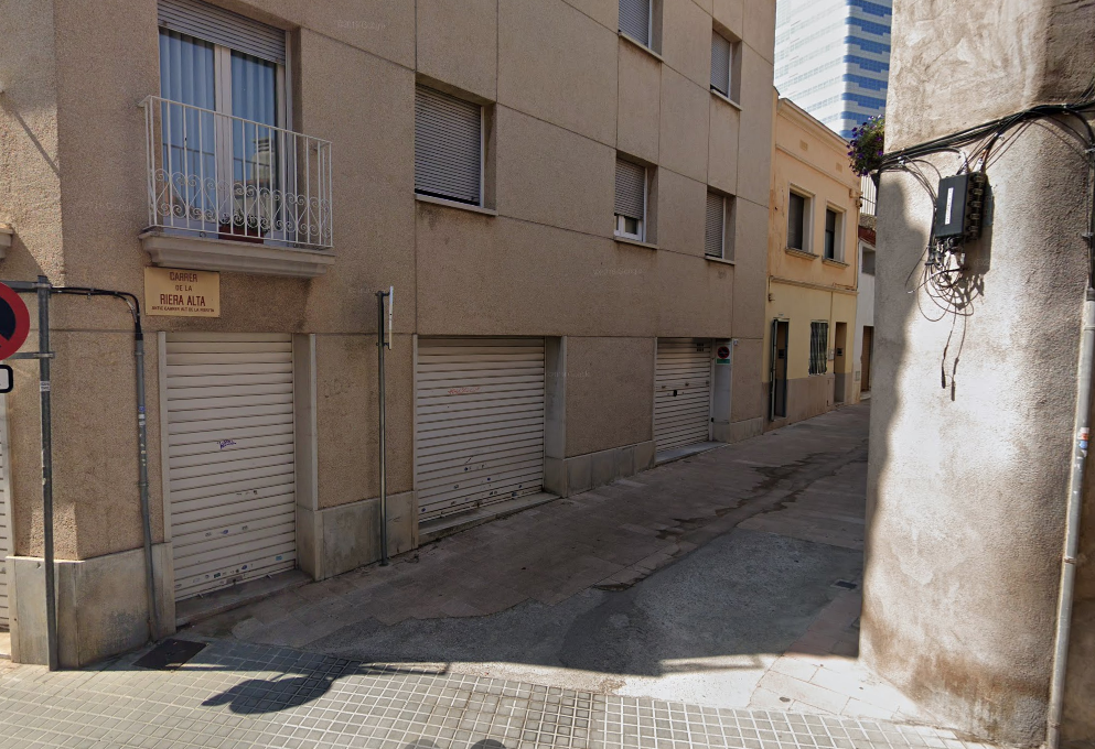 Es deixen una aixeta oberta durant un mes i el pis acaba inundat