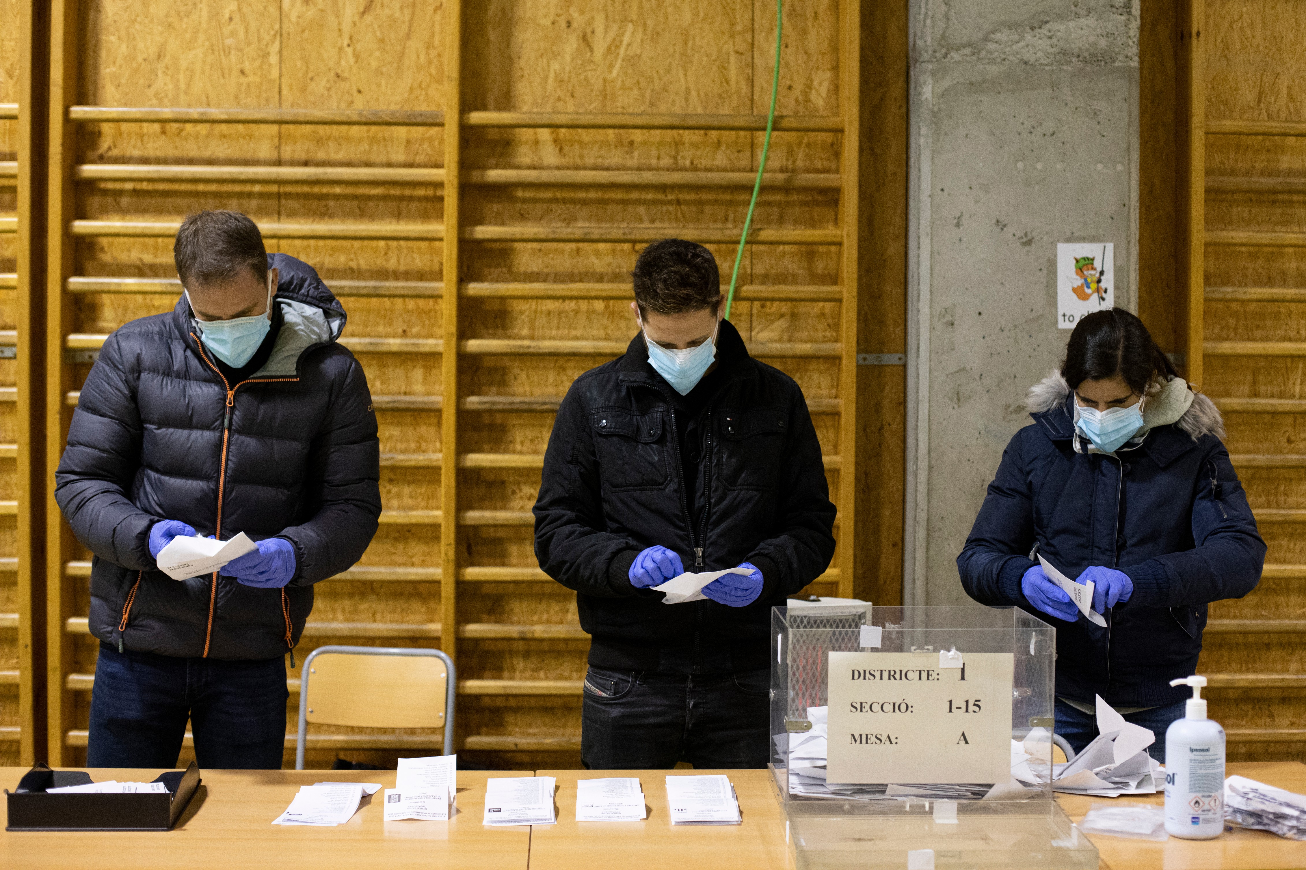 Comença el recompte de vots a Sabadell