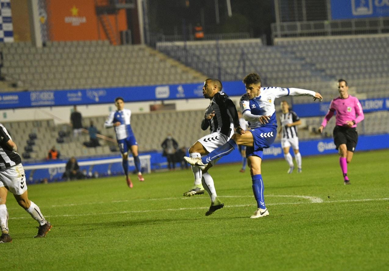 El Sabadell torna a salvar un punt d'or a l'afegit davant el Castelló (1-1)
