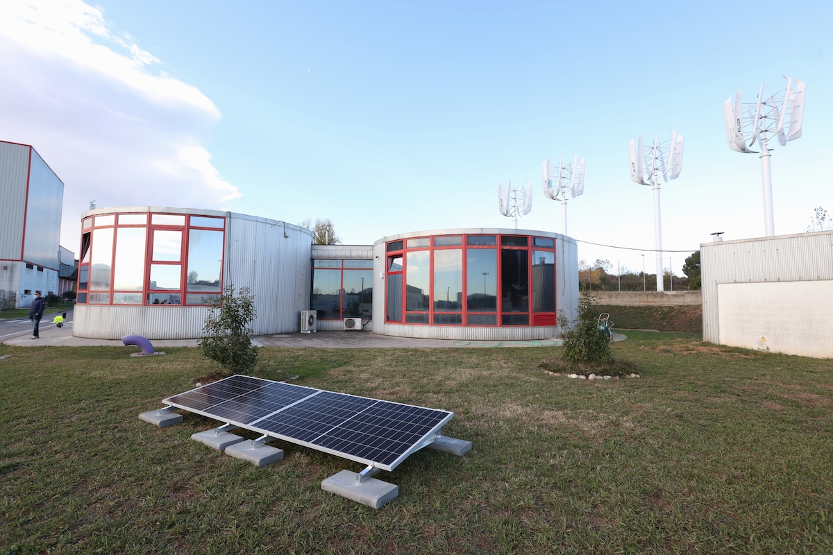 Instal·len una hectàrea de plaques solars a les depuradores de Sabadell