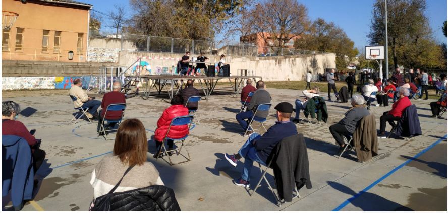 El barri del Poblenou, unit per reclamar la reobertura del consultori mèdic
