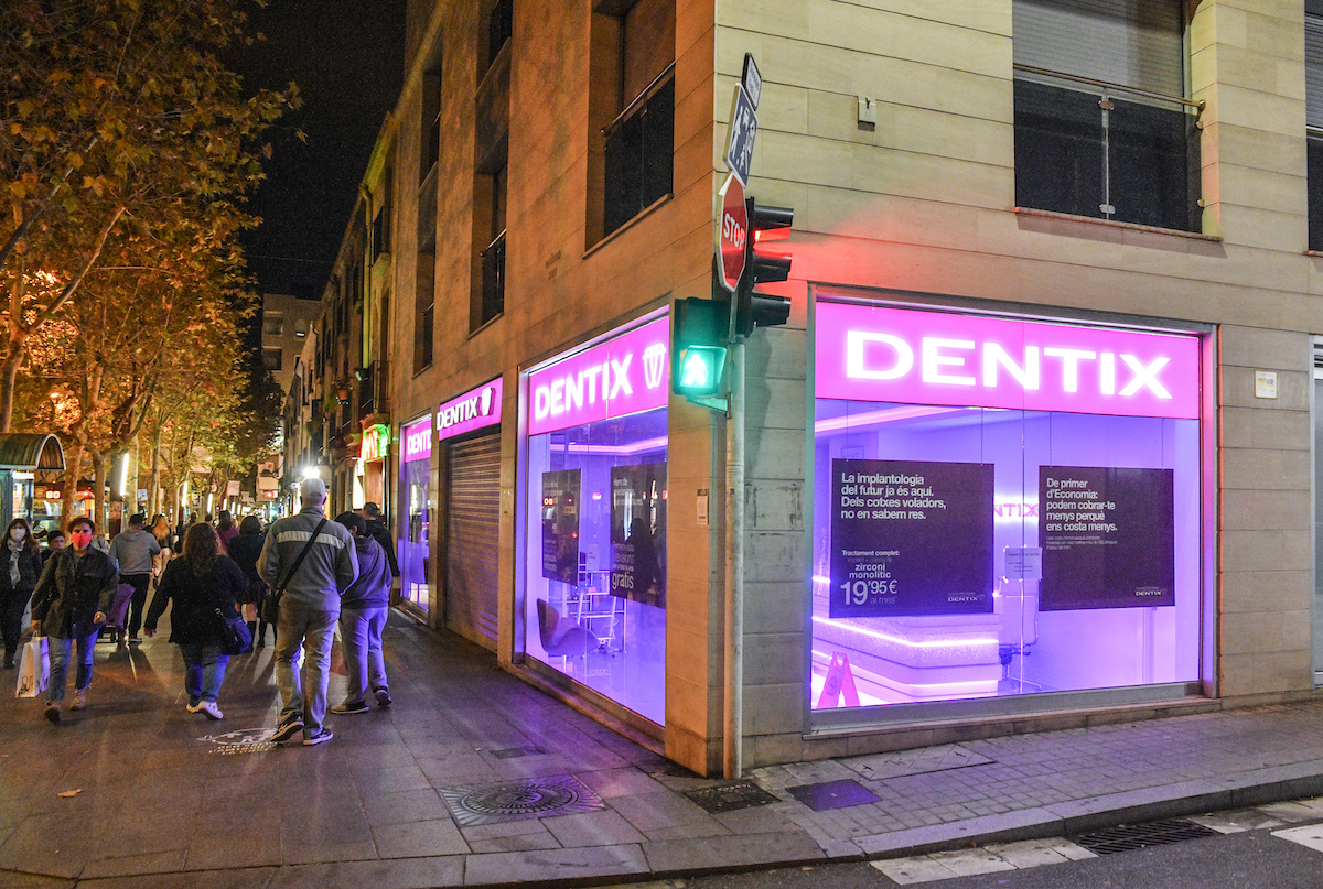 En marxa un dispositiu municipal per atendre els afectats pel tancament de Dentix