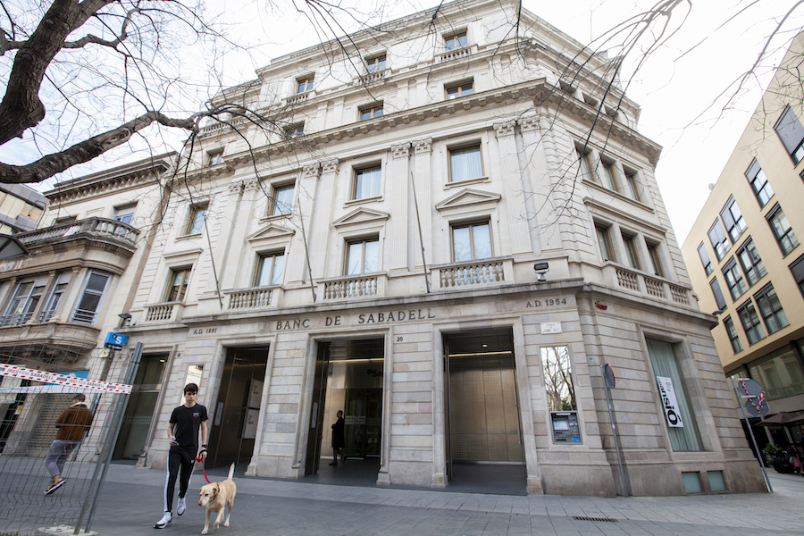Banc Sabadell ven la gestora Sabadell Asset Management a Amundi per 430 milions d'euros