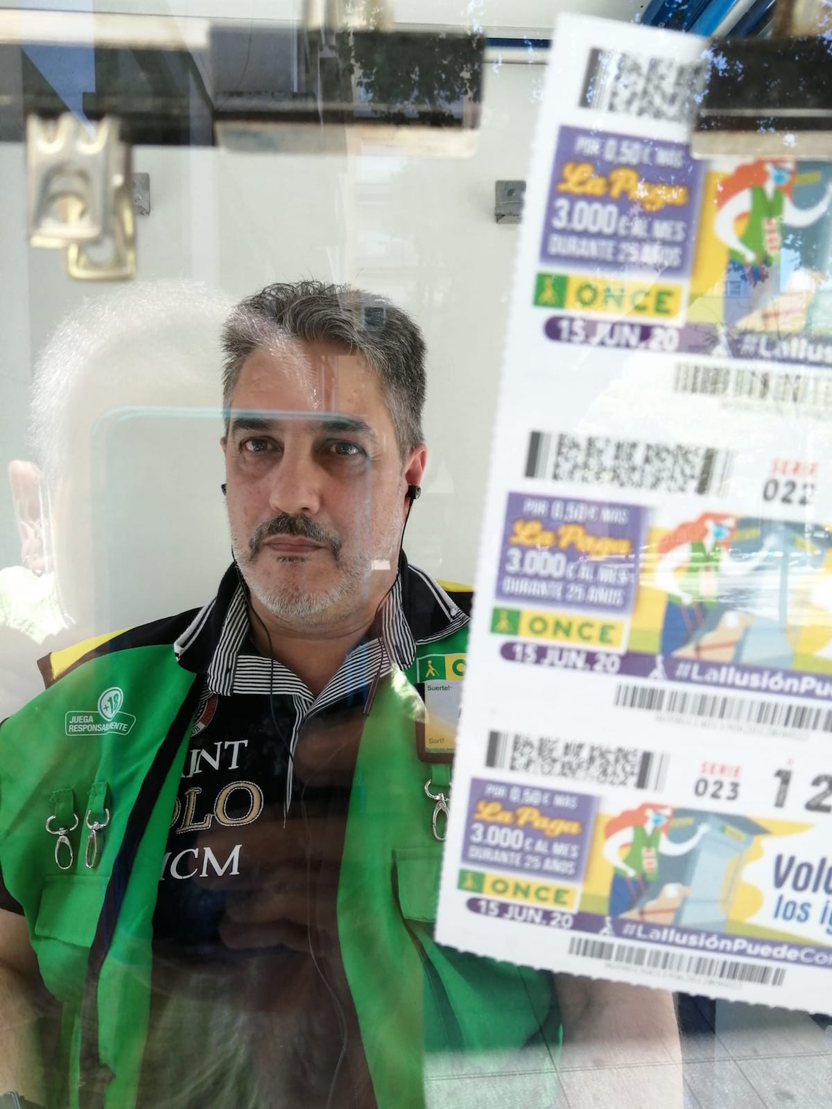 Reobren els quioscos de l'ONCE: “Els clients de sempre venen a saludar”