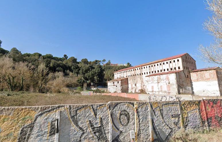 Rescaten un jove que havia caigut per un petit barranc