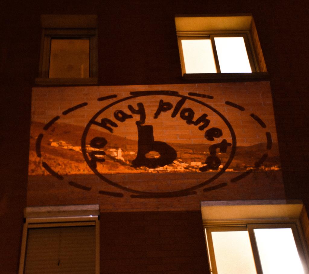 Els ‘fridays’ de Sabadell també protesten als balcons: 