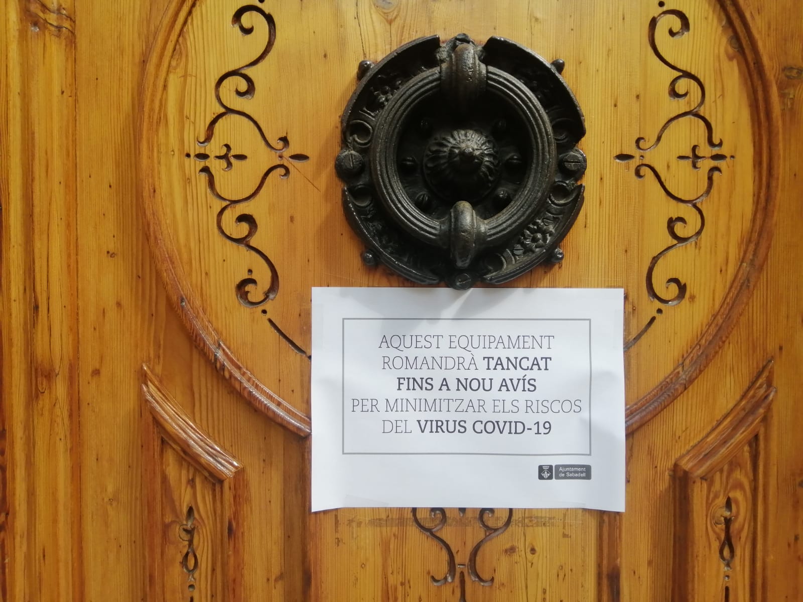 Els museus ja han tancat, les llibreries aguanten ara per ara
