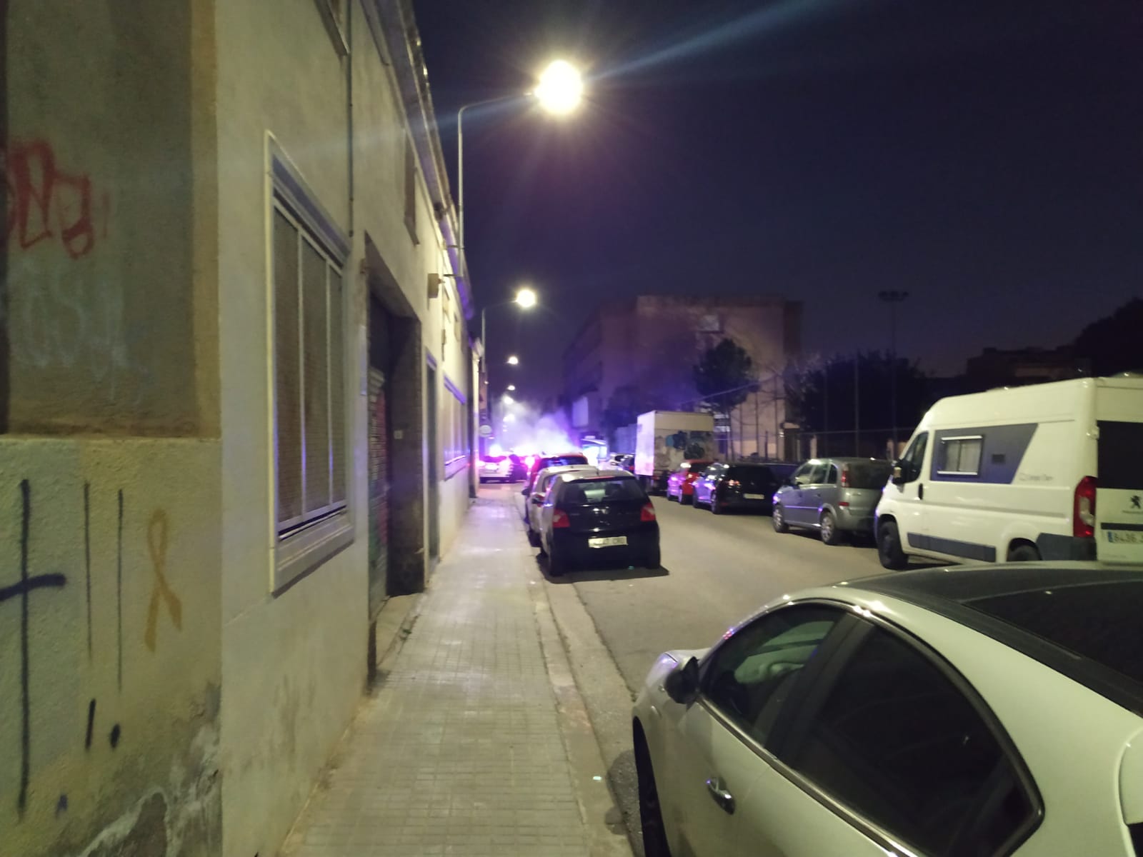 Cremen diversos contenidors a Gràcia, Les Termes i Campoamor
