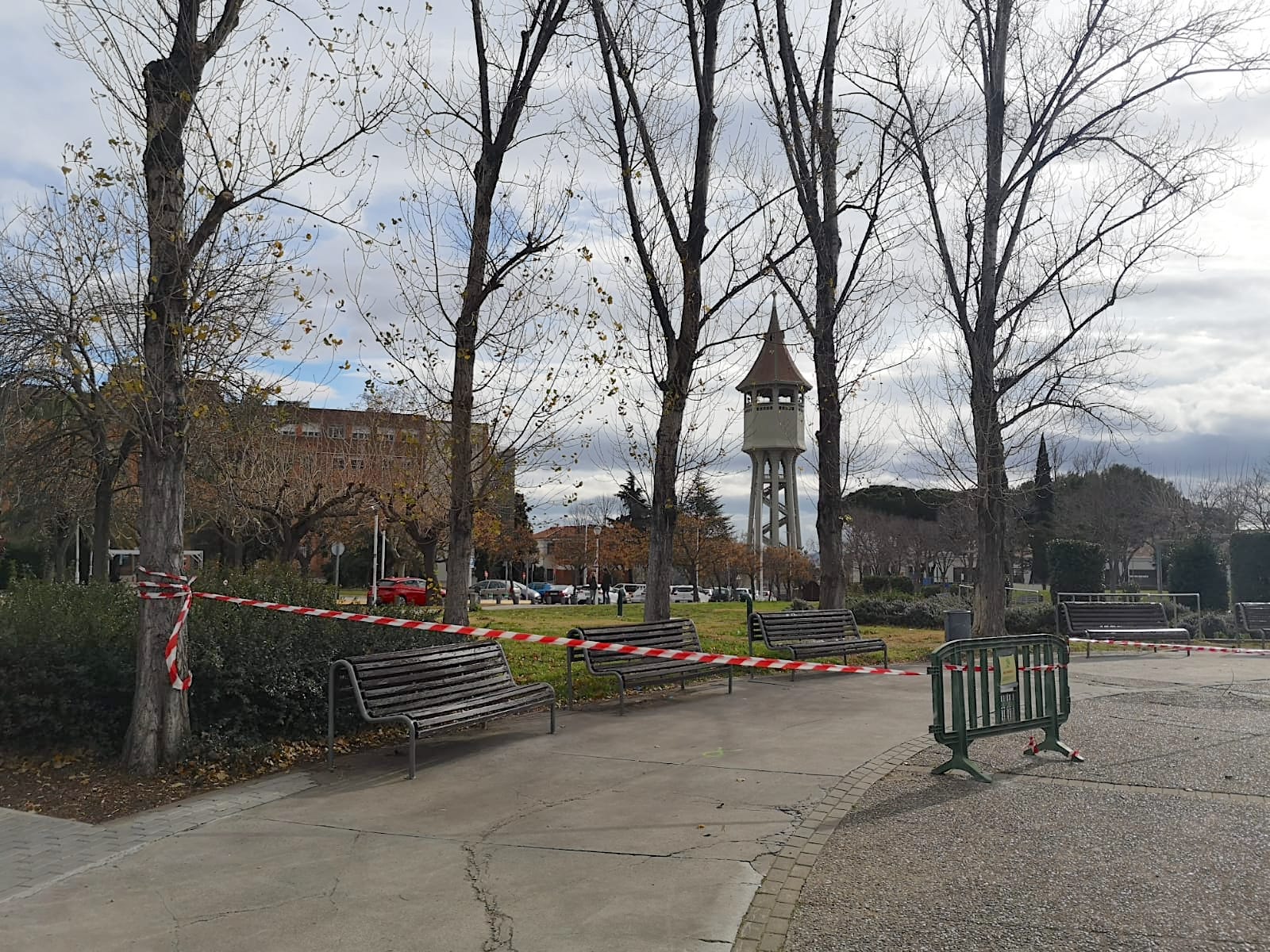 Sabadell activa el pla de Protecció Civil per vent i pluja en fase d'alerta