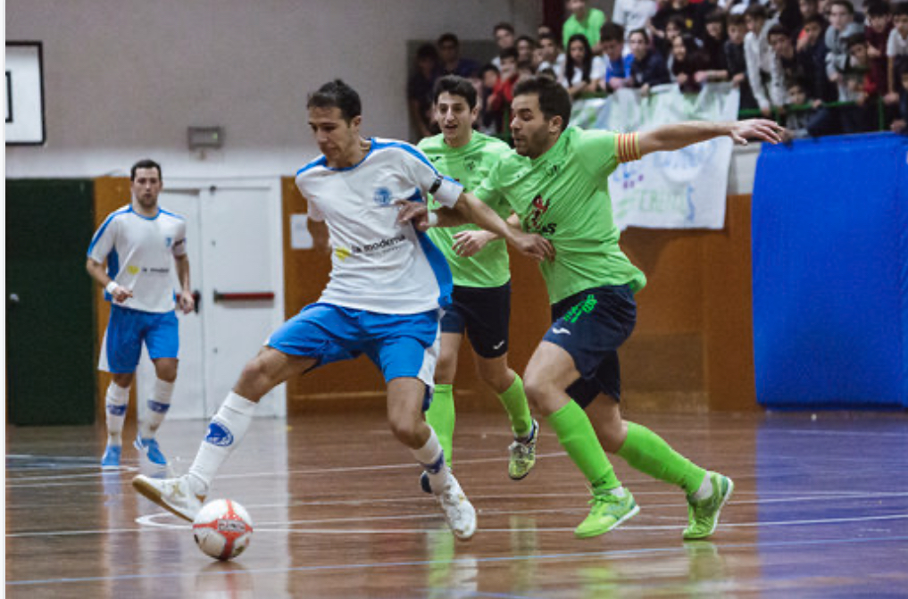 L’Escola Pia s’emporta un derbi molt renyit (2-1)