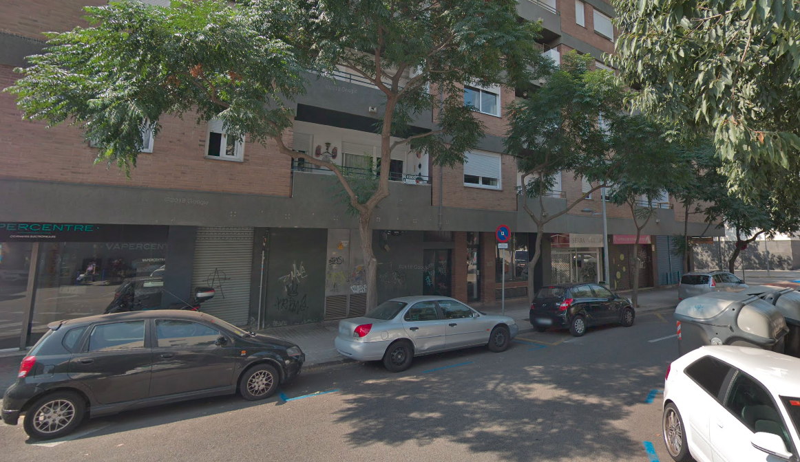 Tres persones ateses per l'incendi d'un pis de la Creu Alta