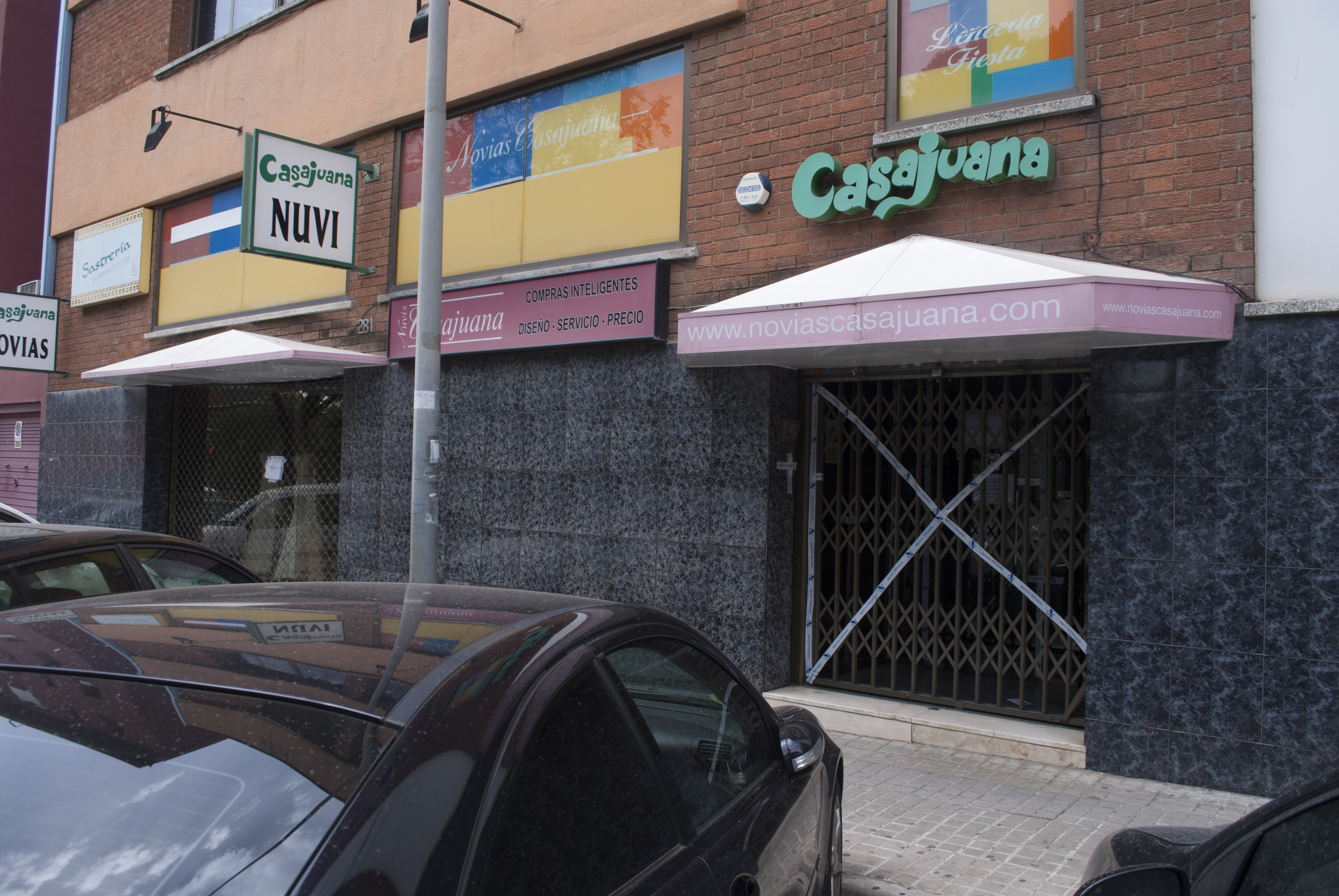 Hisenda precinta la botiga de nuvis Casajuana de Barberà