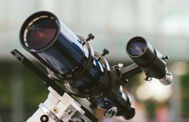 Aquest dissabte, mercat de material astronòmic de segona mà