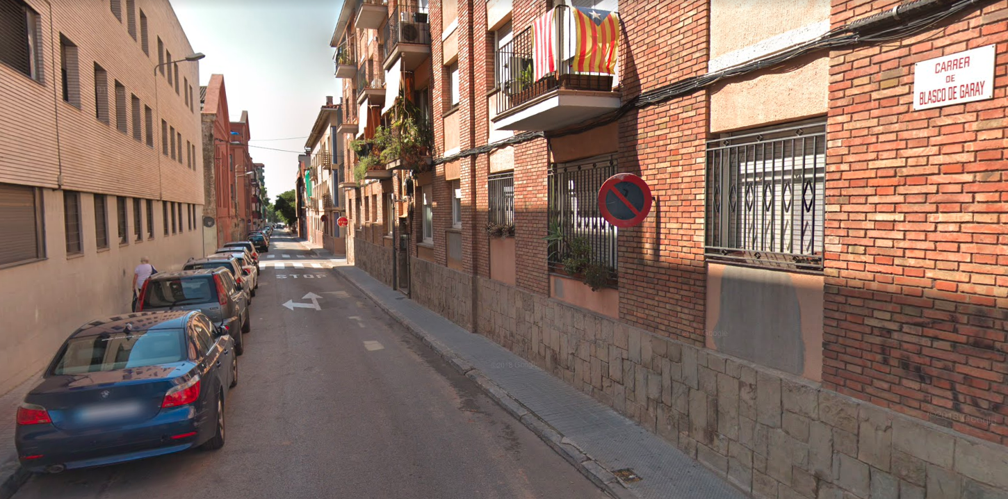 Els bombers rescaten una dona que havia caigut al seu domicili