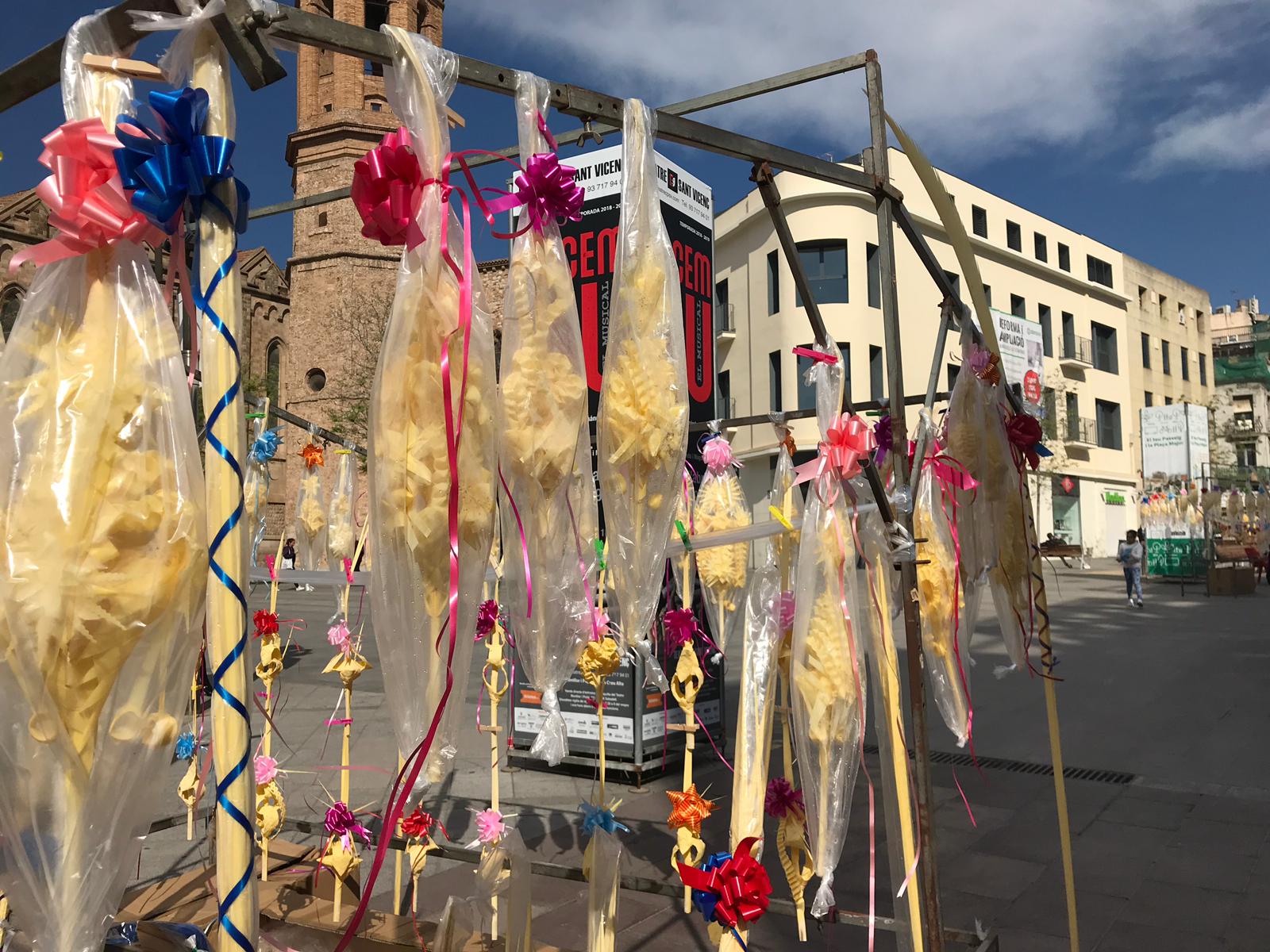 Arriben les palmes i palmons als nostres carrers