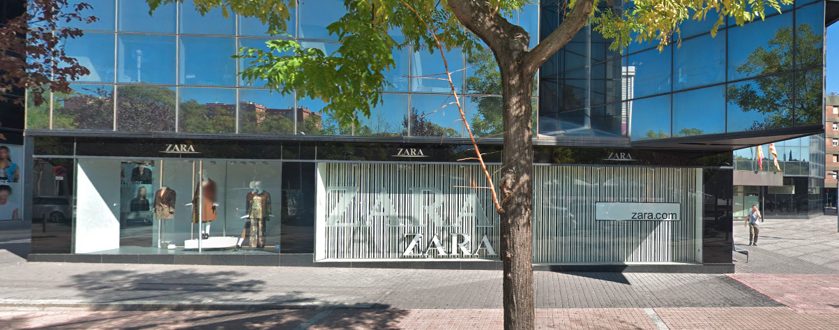 Detingut un home per intentar robar un mòbil de 1.200 euros al Zara de l'Eix Macià
