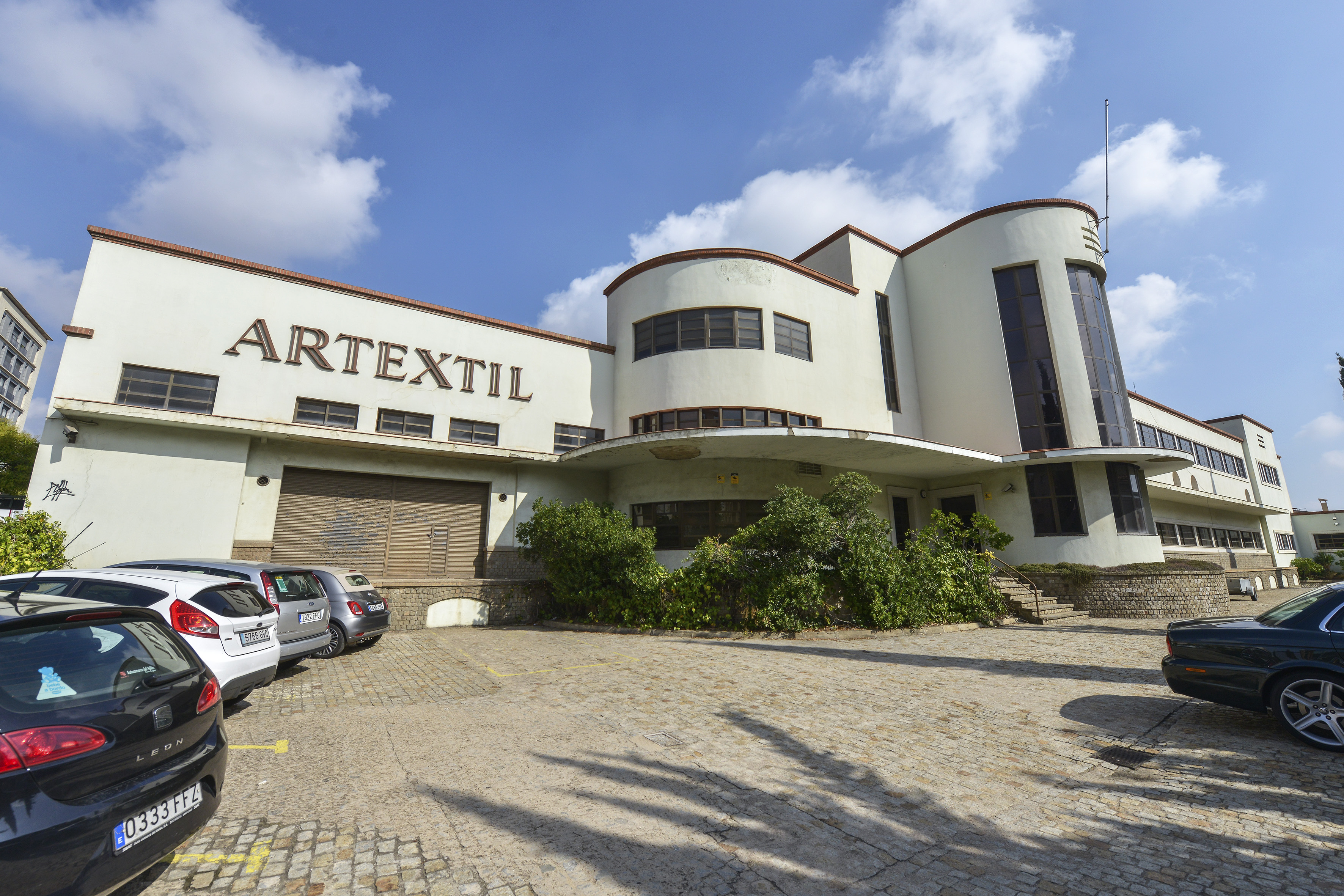 Aturat l'enderroc de l'Artèxtil per la caiguda d'una línia de llum
