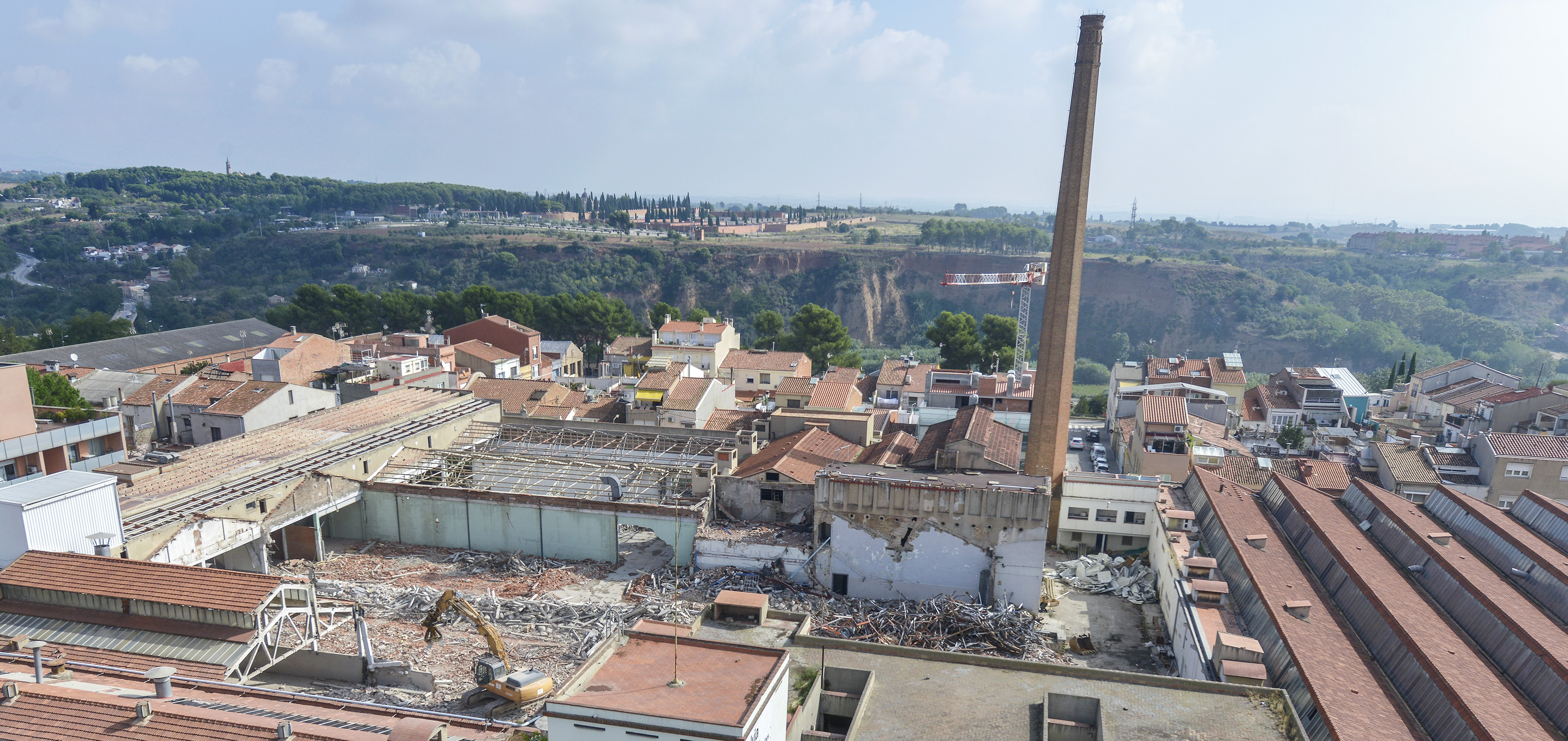 Paralitzat l'enderroc de l'Artèxtil per vibracions a la xemeneia