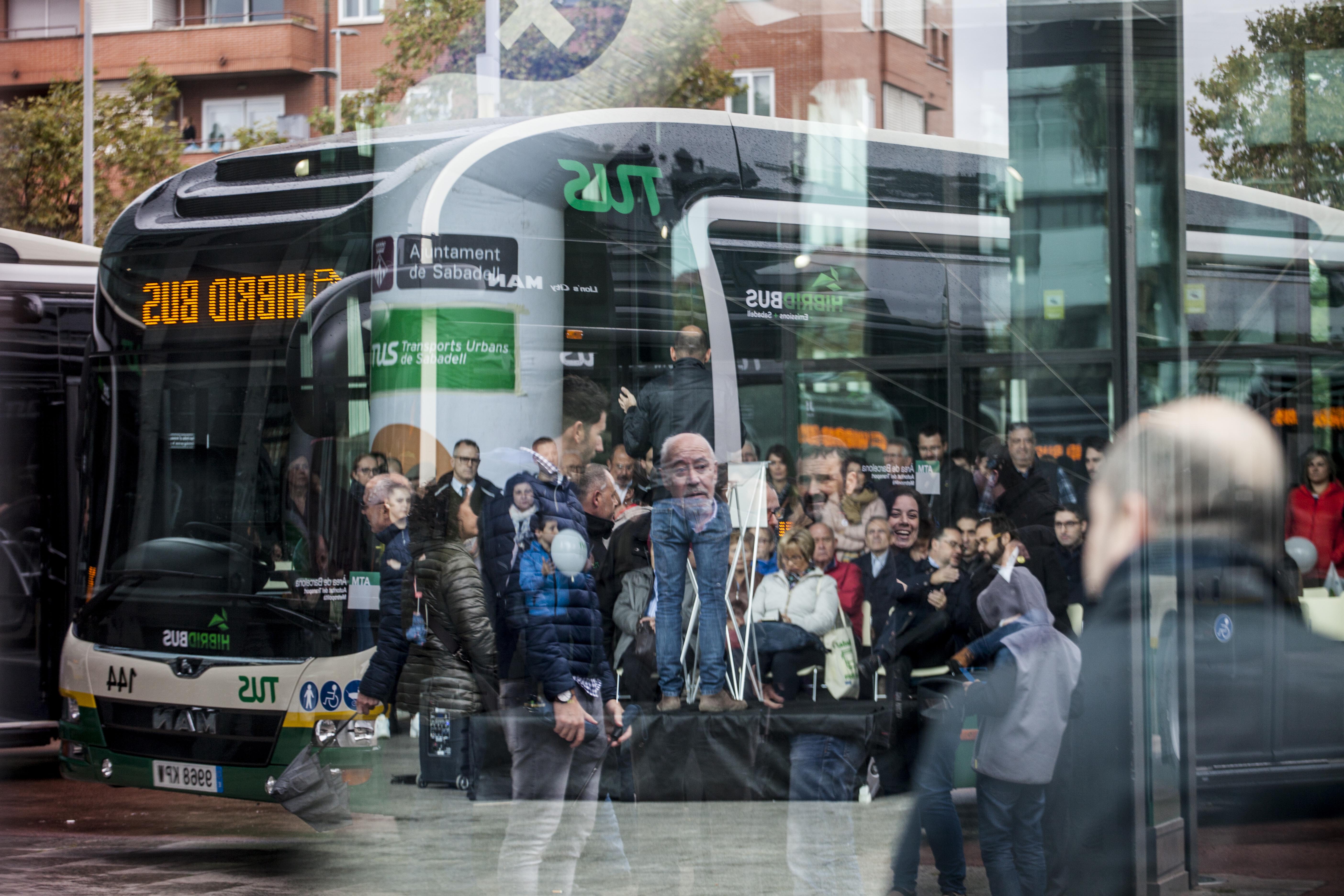 14 autobusos híbrids per Sabadell