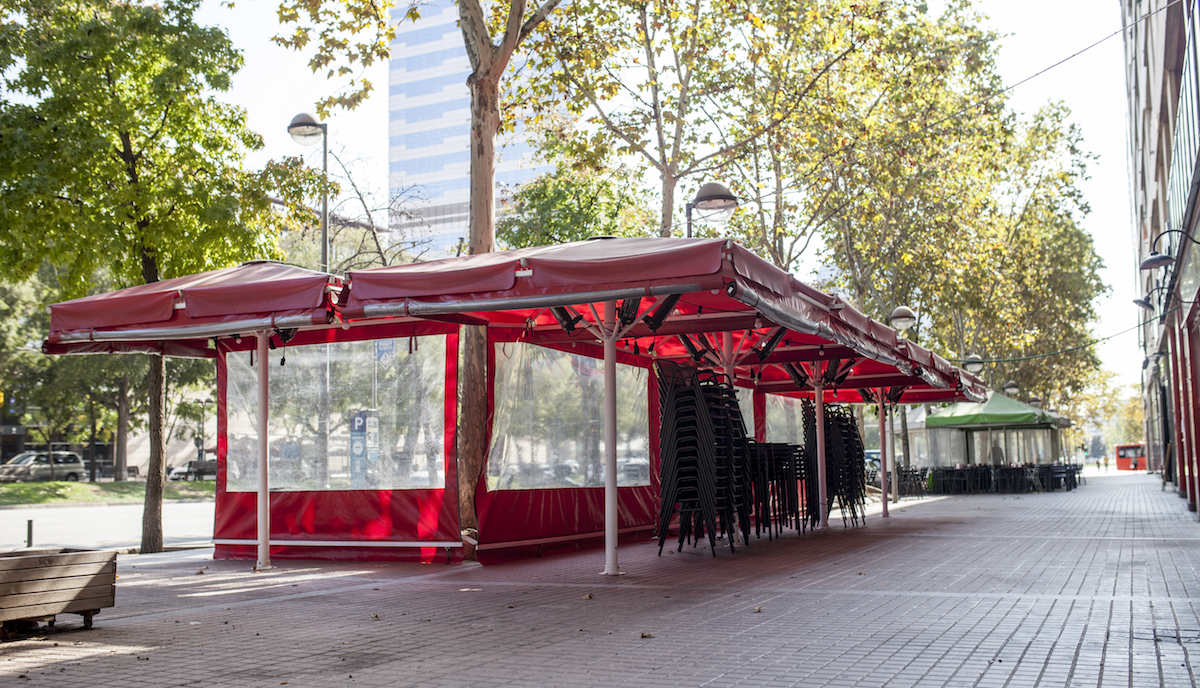 Els bars de l'Eix Macià volen arribar a un acord amb l'Ajuntament