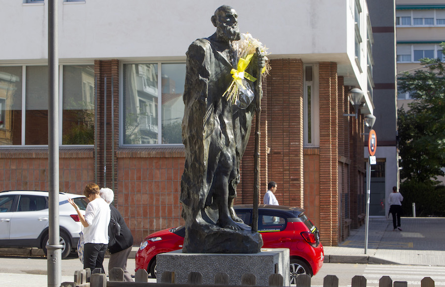 La Coordinadora d'Entitats de la Gent Gran vol canviar l'escultura dedicada als avis
