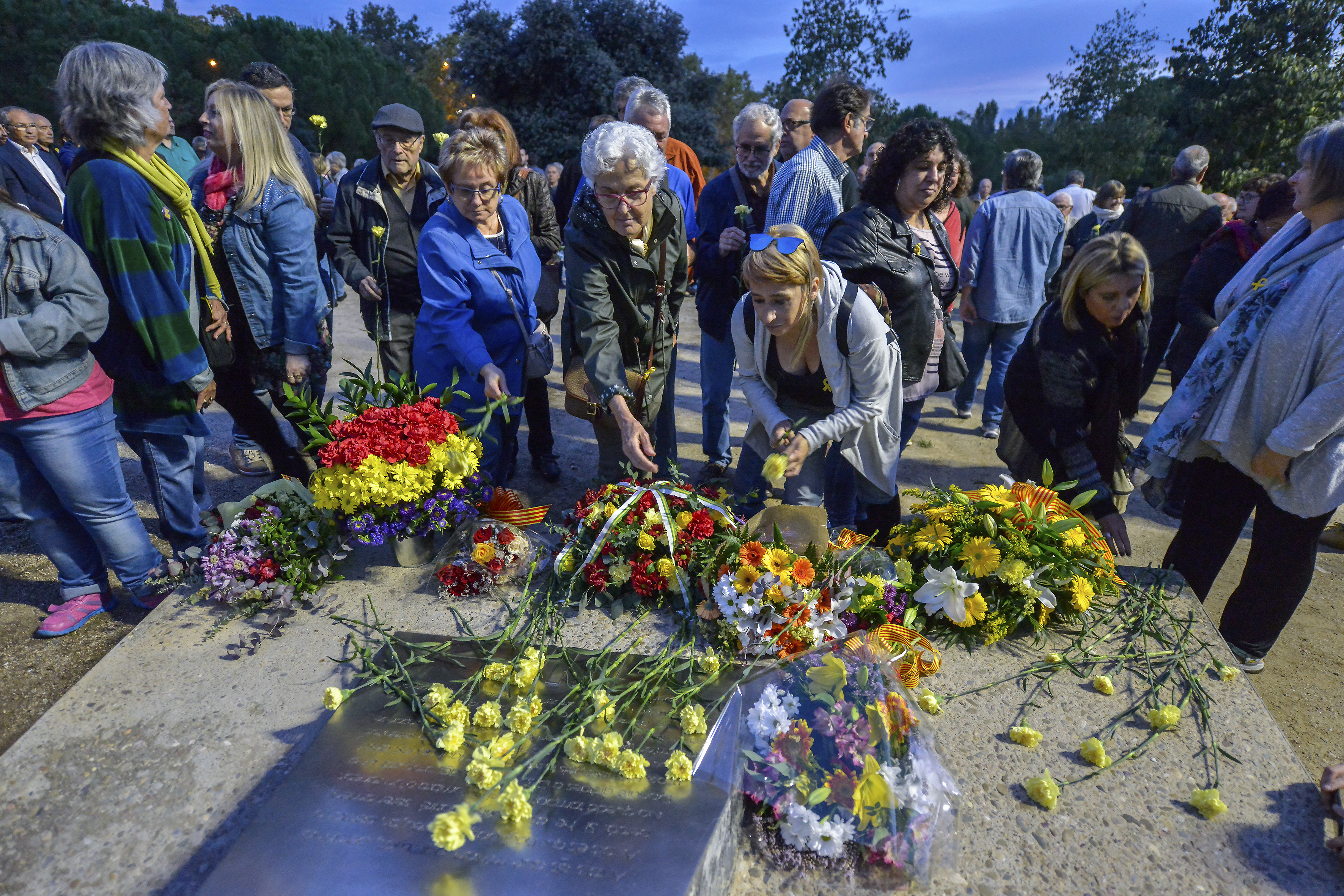 Ofrena floral pel 78è aniversari de l'afusellament de Lluís Companys