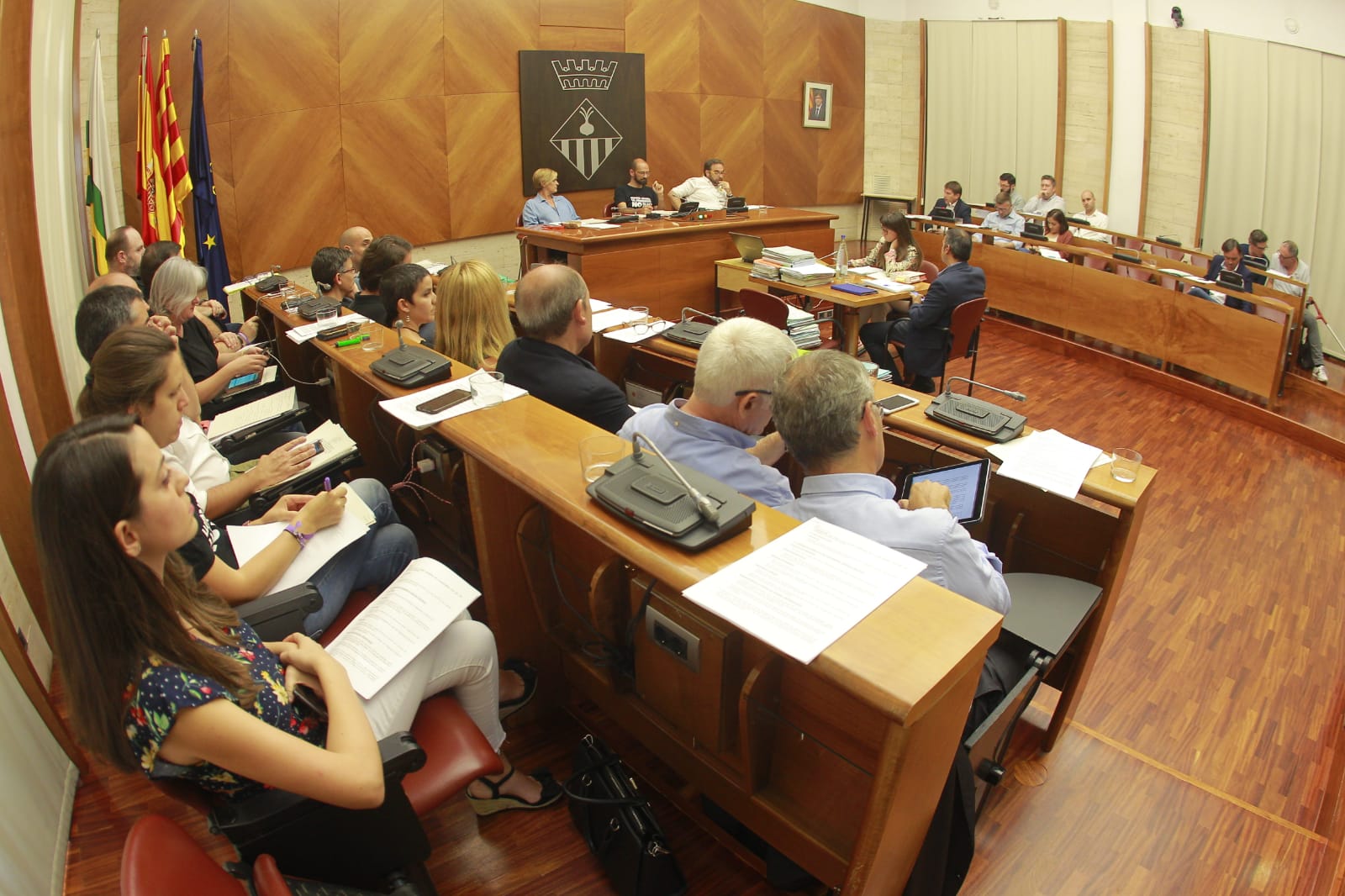 L'oposició veu electoralista i insuficient la congelació d'impostos