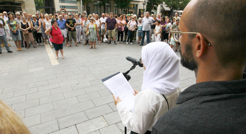 Cinc minuts de silenci, en record a les víctimes del 17-A
